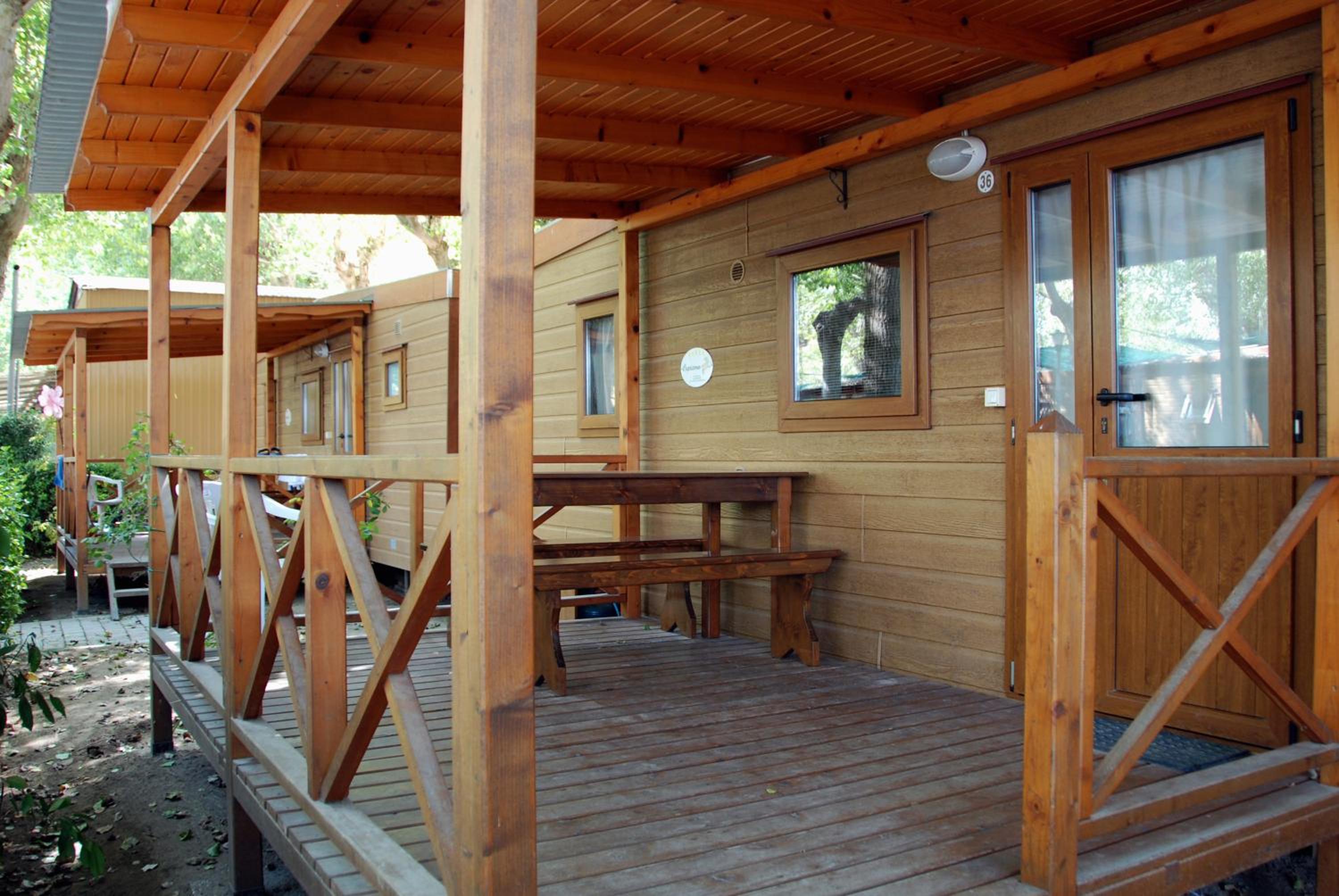 Mobile Home - Photo 11