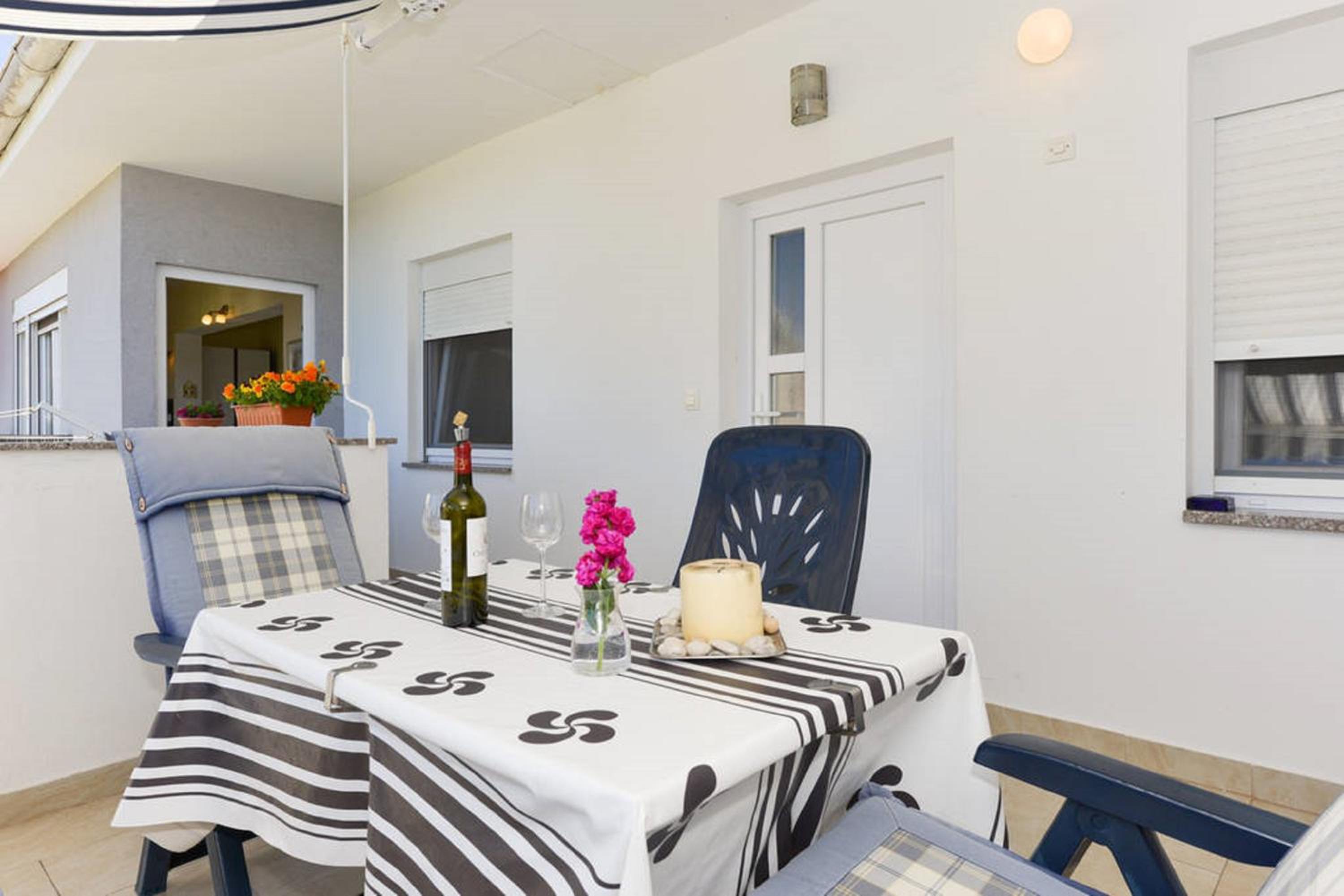 One-Bedroom Apartment - Photo 13