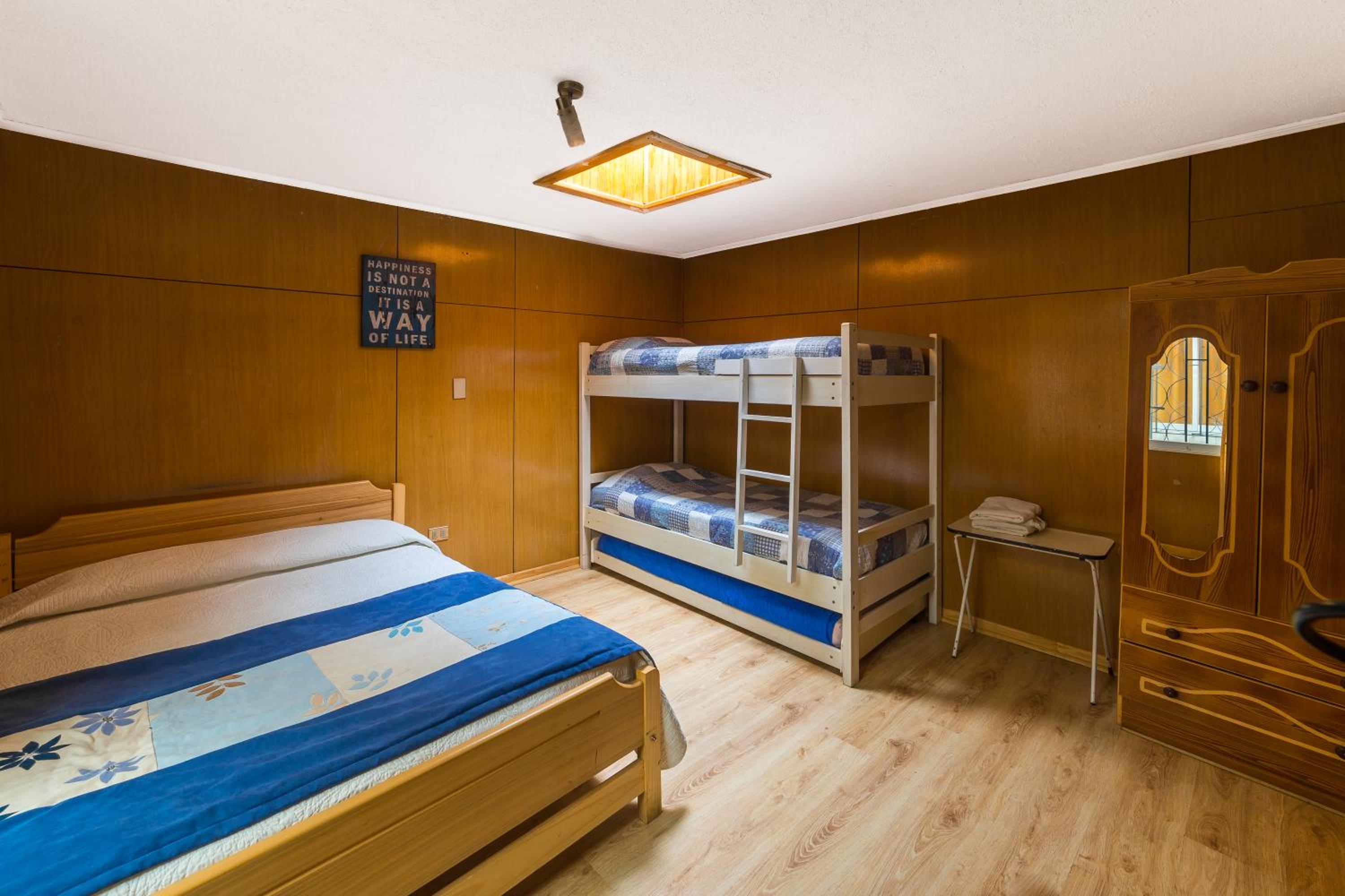 Standard Quadruple Room with Private Bathroom photo 1