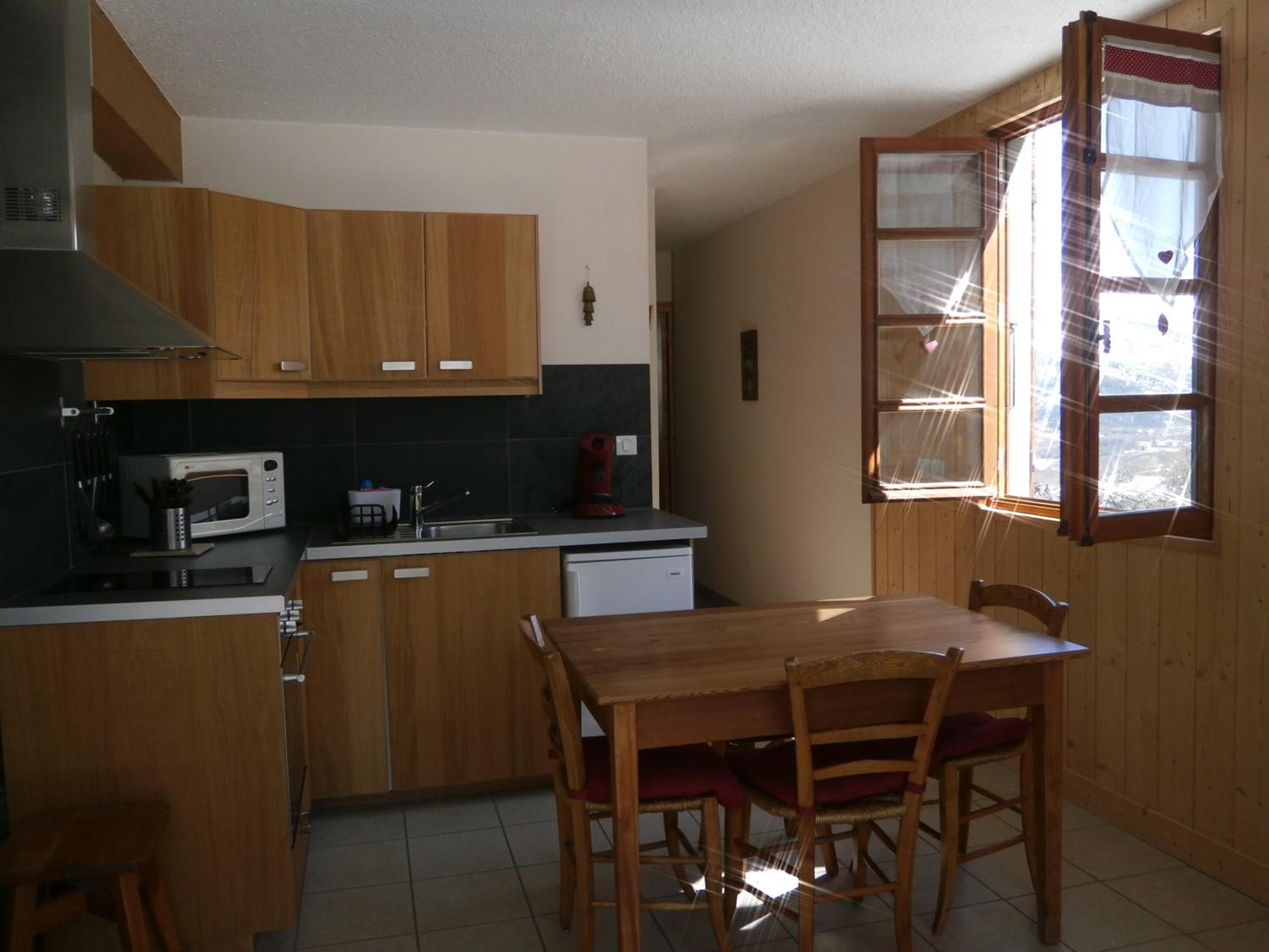 One-Bedroom Apartment - Photo 11