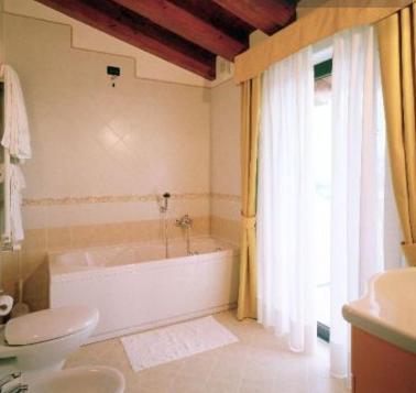 Double or Twin Room - Photo 3