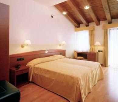 Double or Twin Room - Photo 1