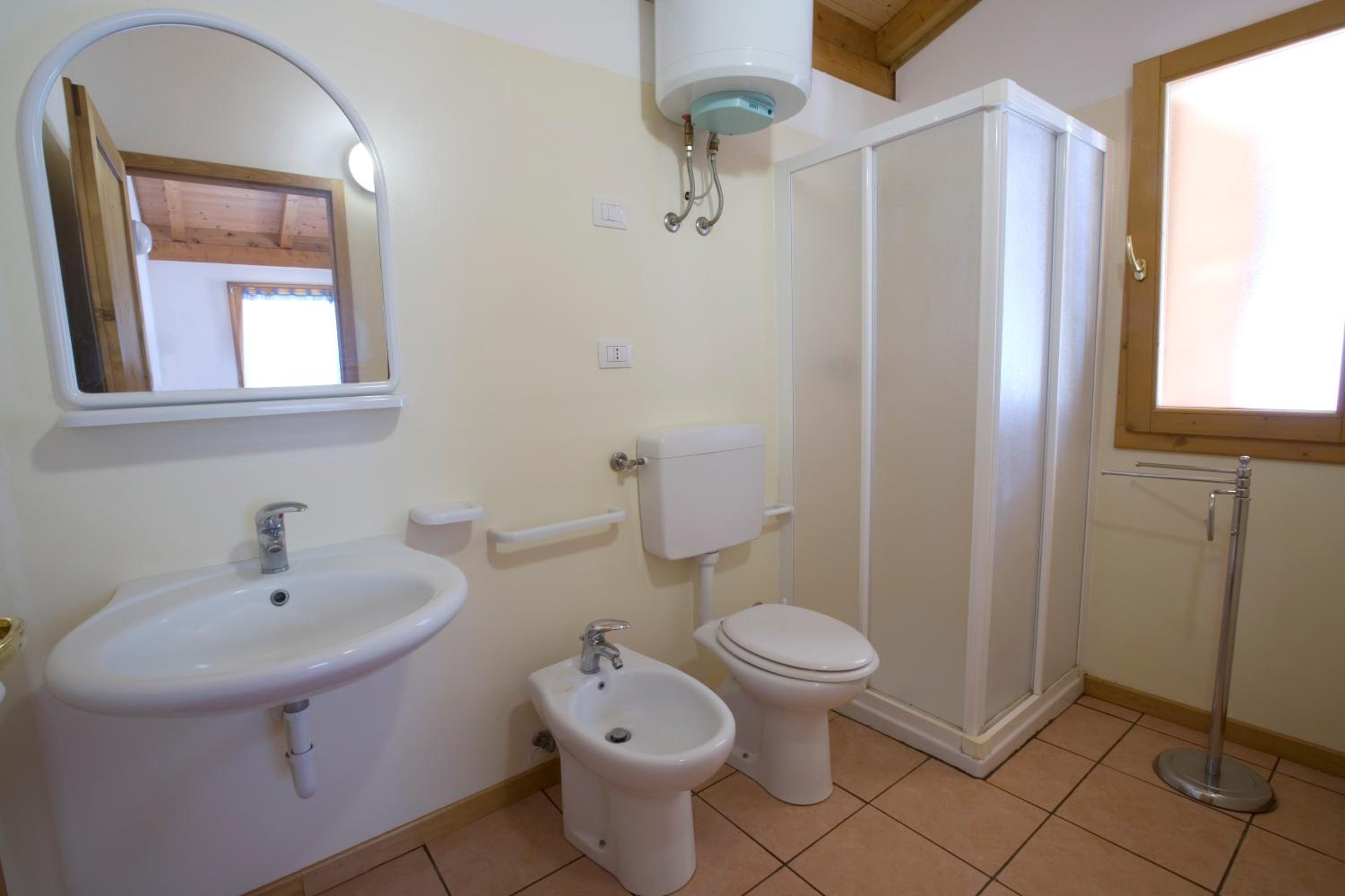 Two-Bedroom Bungalow (4 Adults) - Photo 2