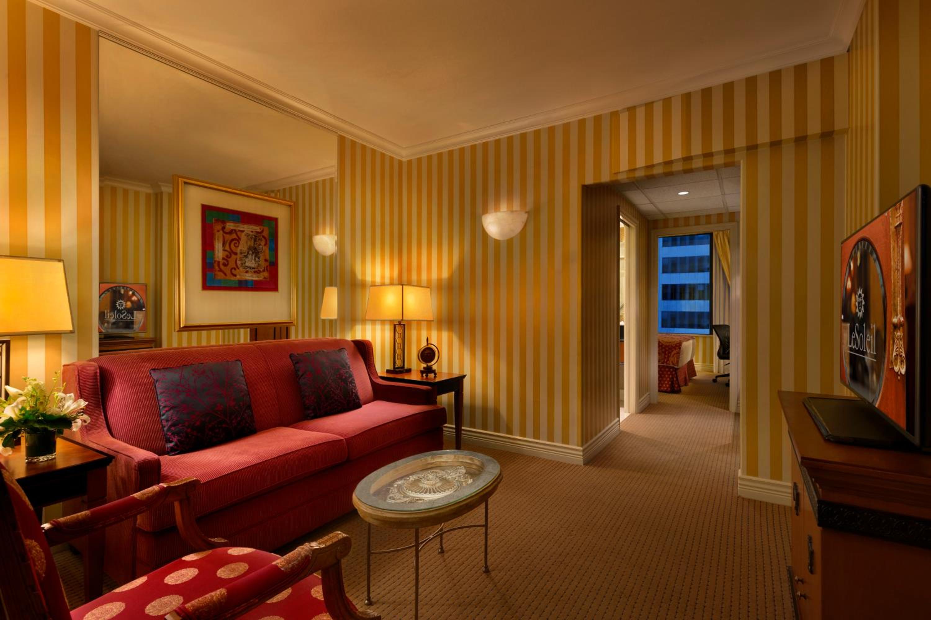 Executive One-Bedroom Suite with Two Twin Beds