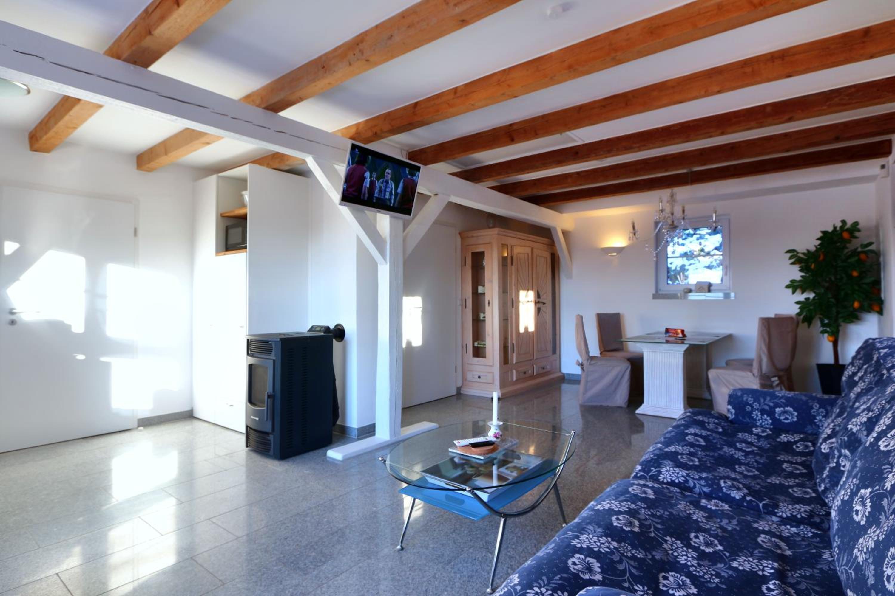 One-Bedroom House photo 1