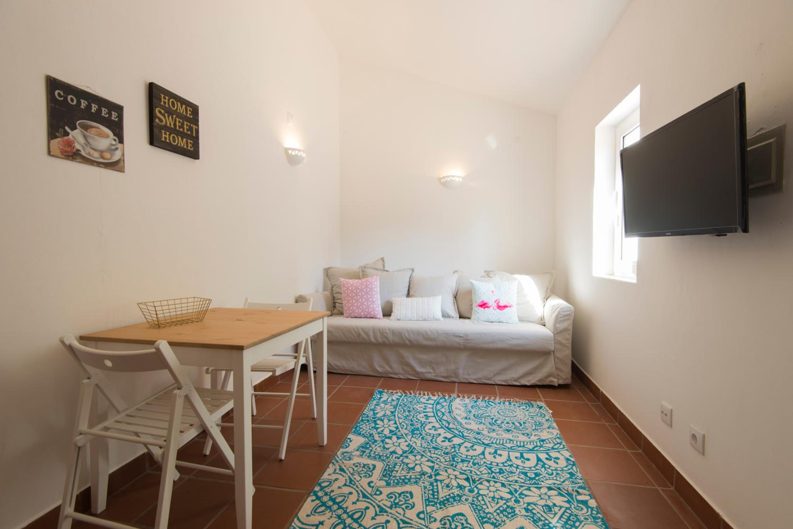 Apartment with Garden View