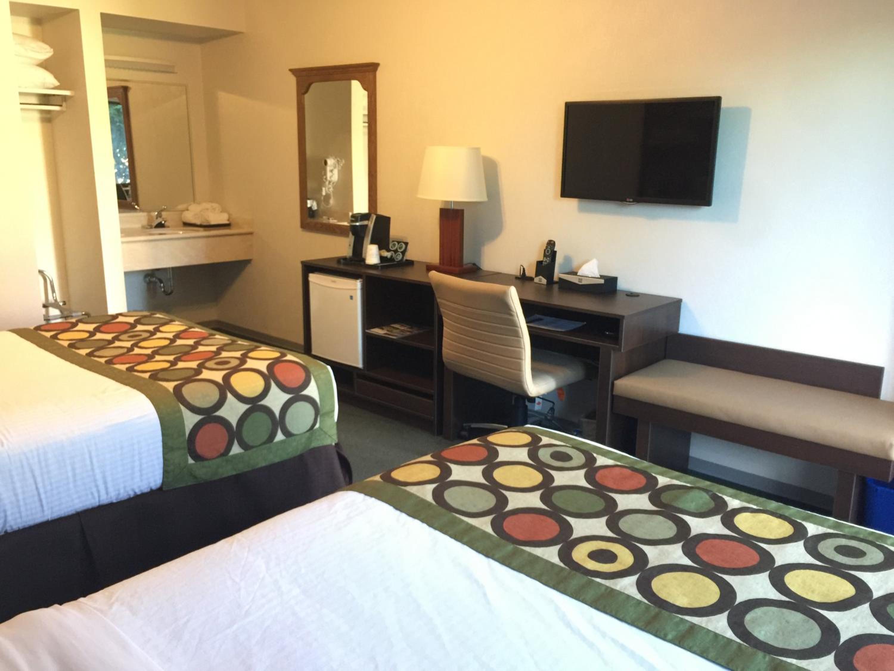 Double Room with Two Double Beds - Non-Smoking - Photo 9