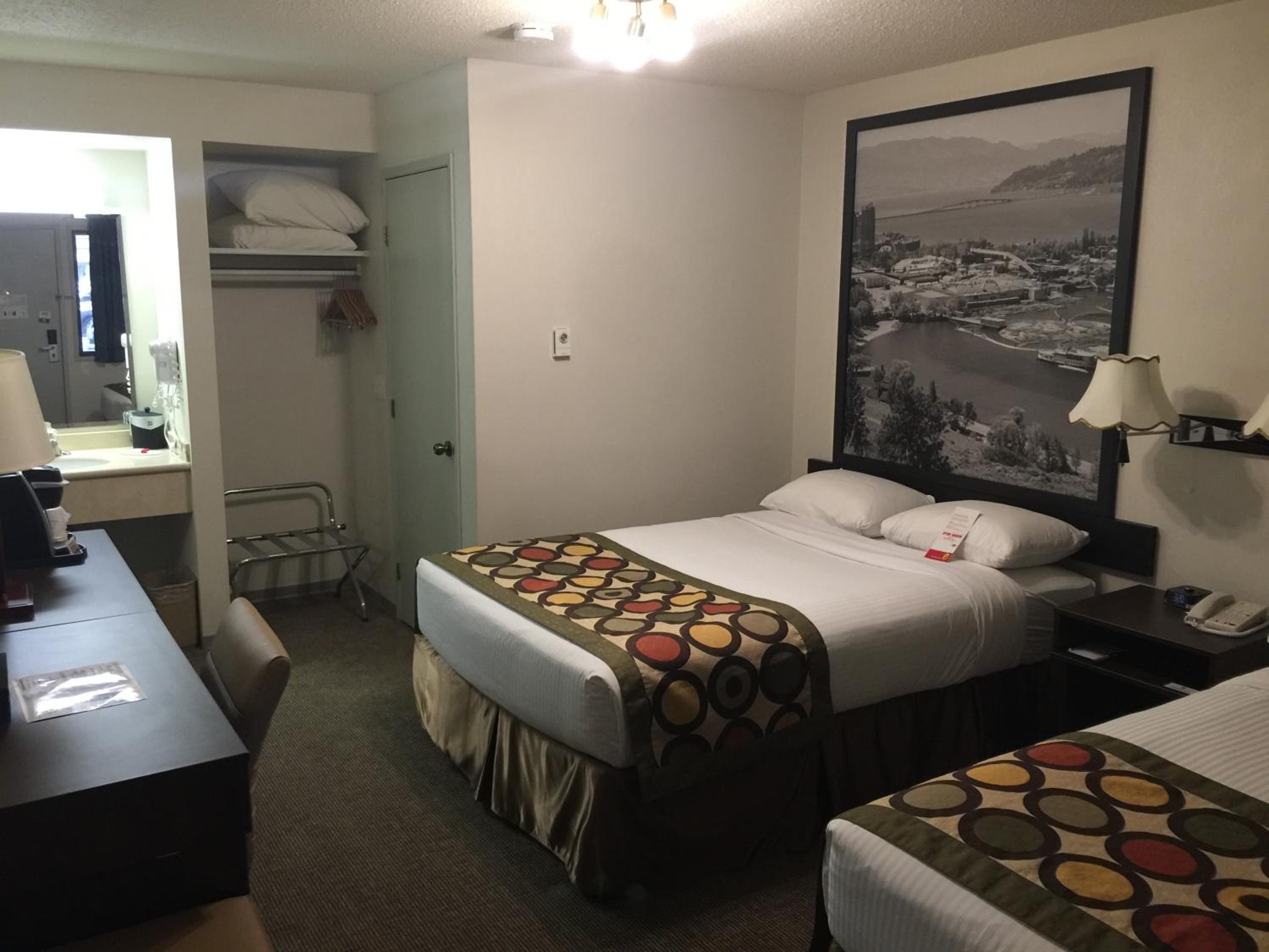 Double Room with Two Double Beds - Non-Smoking - Photo 7