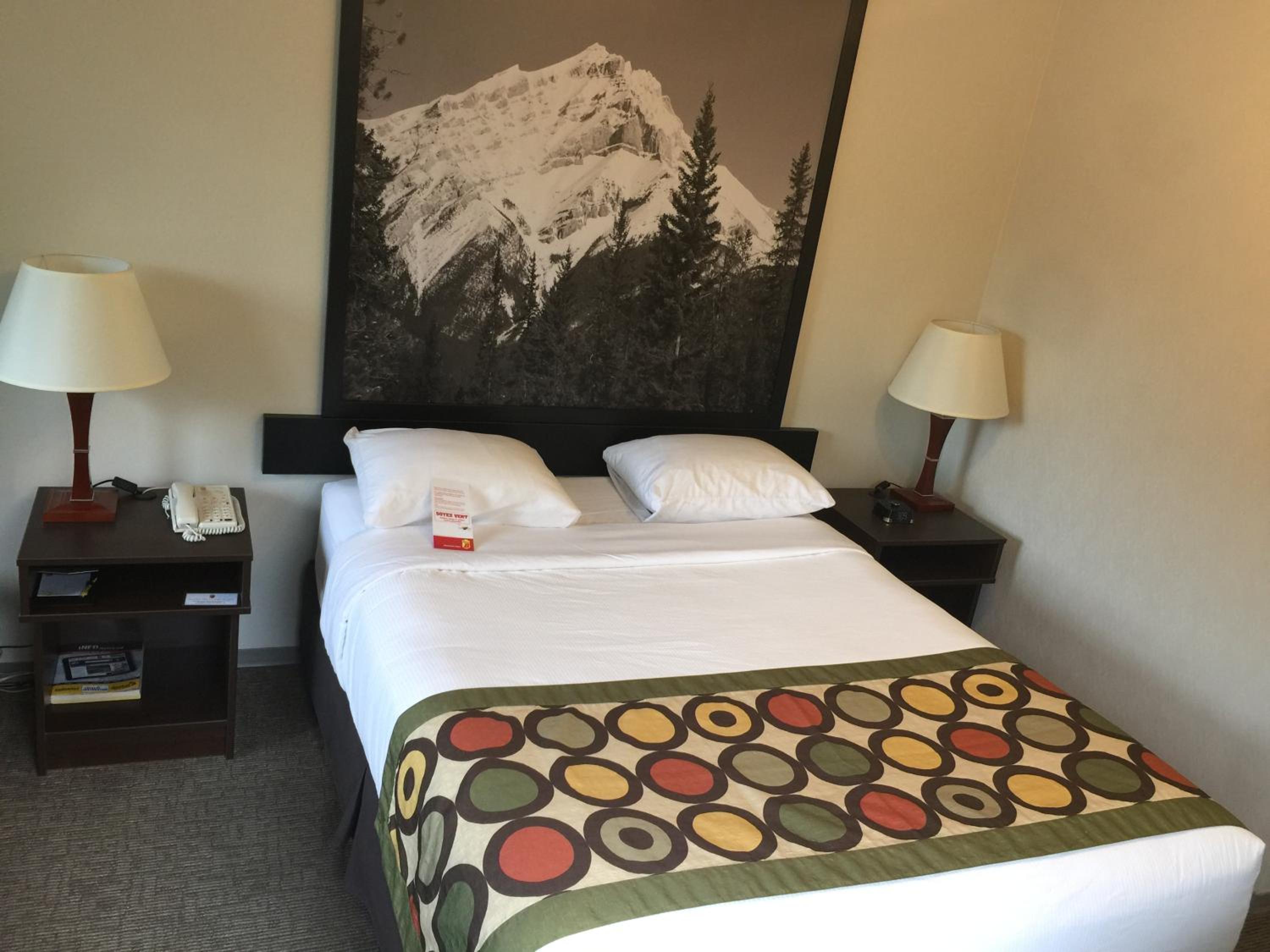 Queen Room - Non-Smoking - Photo 1
