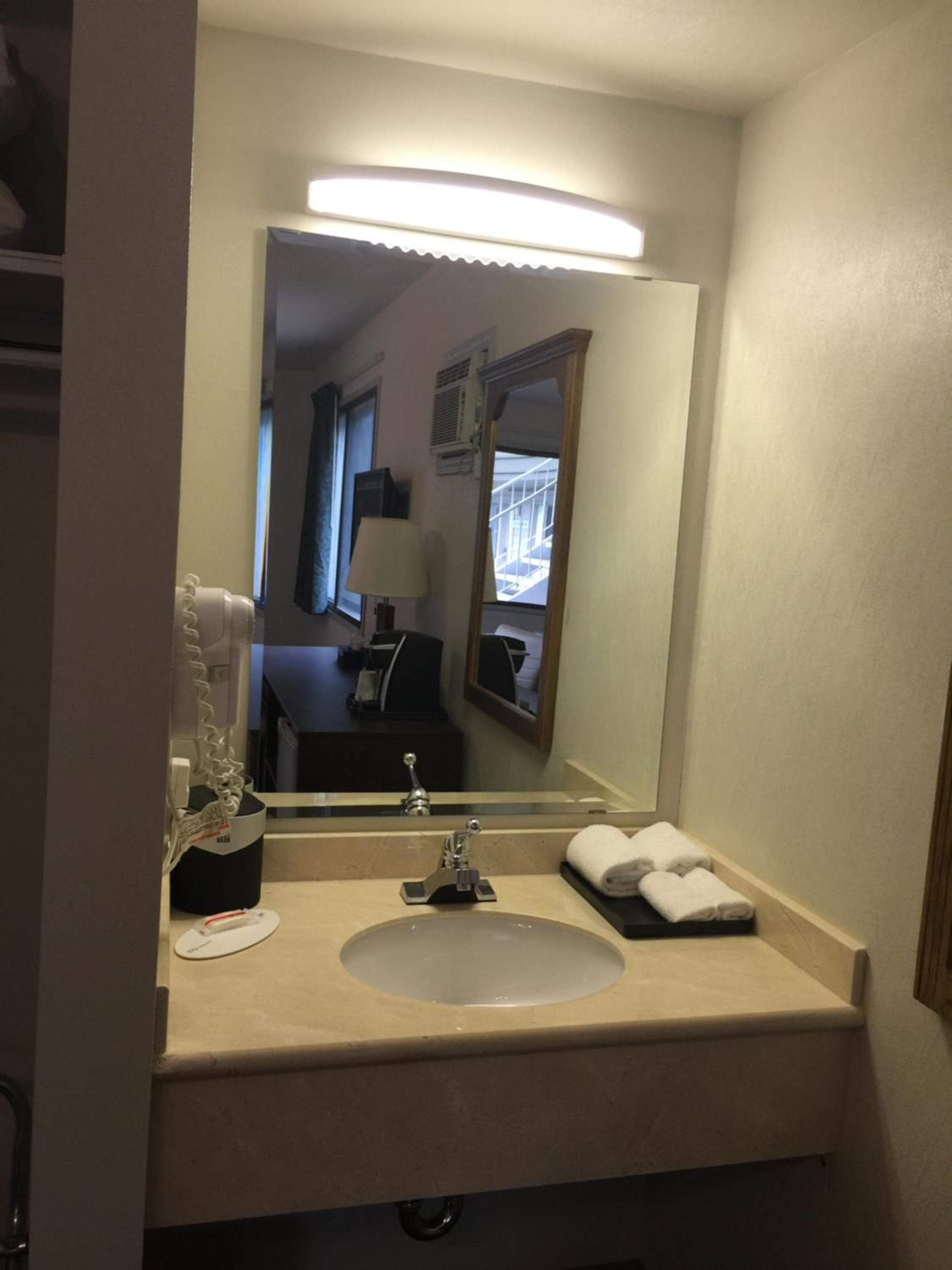 Double Room with Two Double Beds - Non-Smoking - Photo 6
