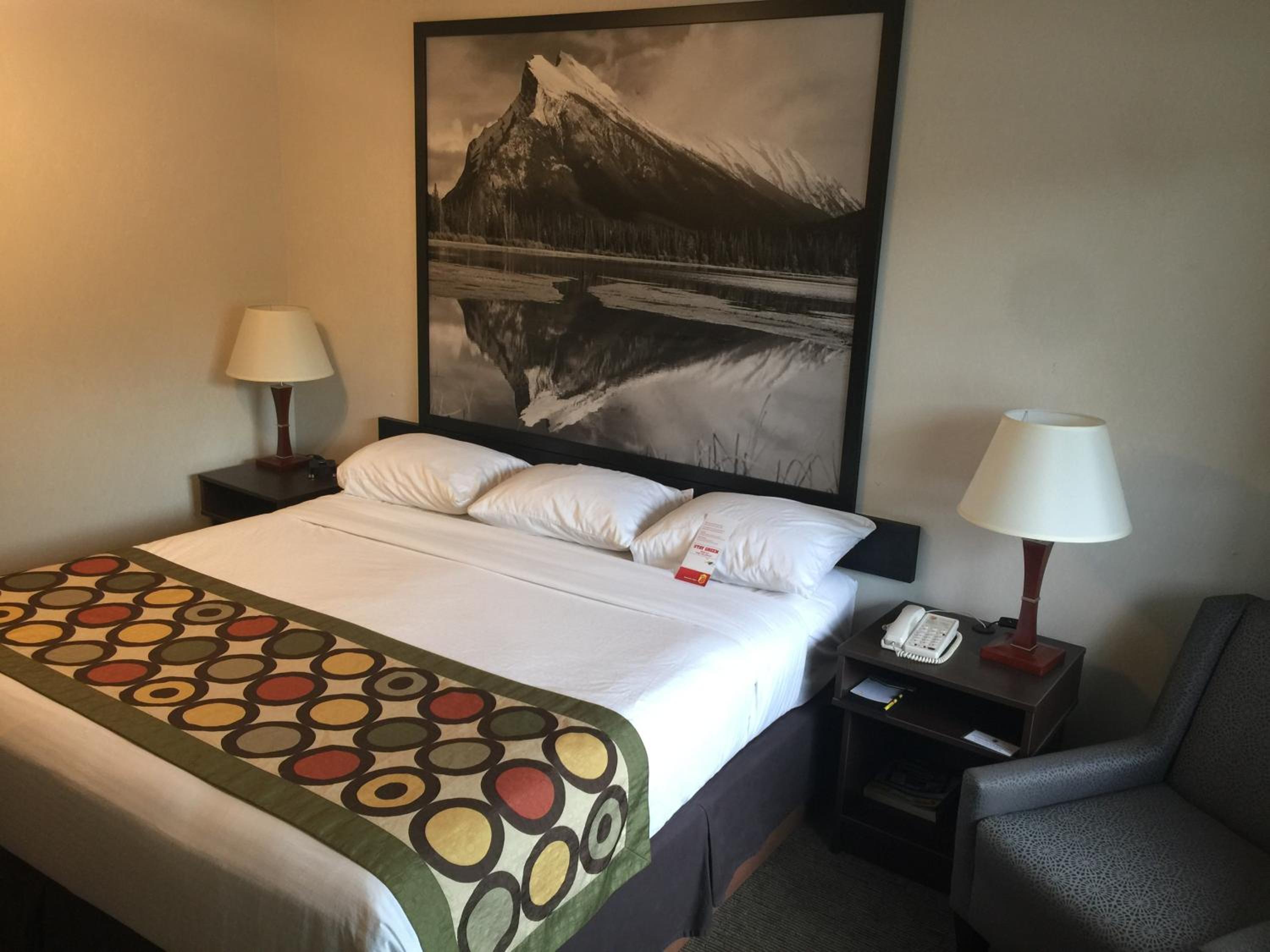 King Room - Non-Smoking - Photo 2