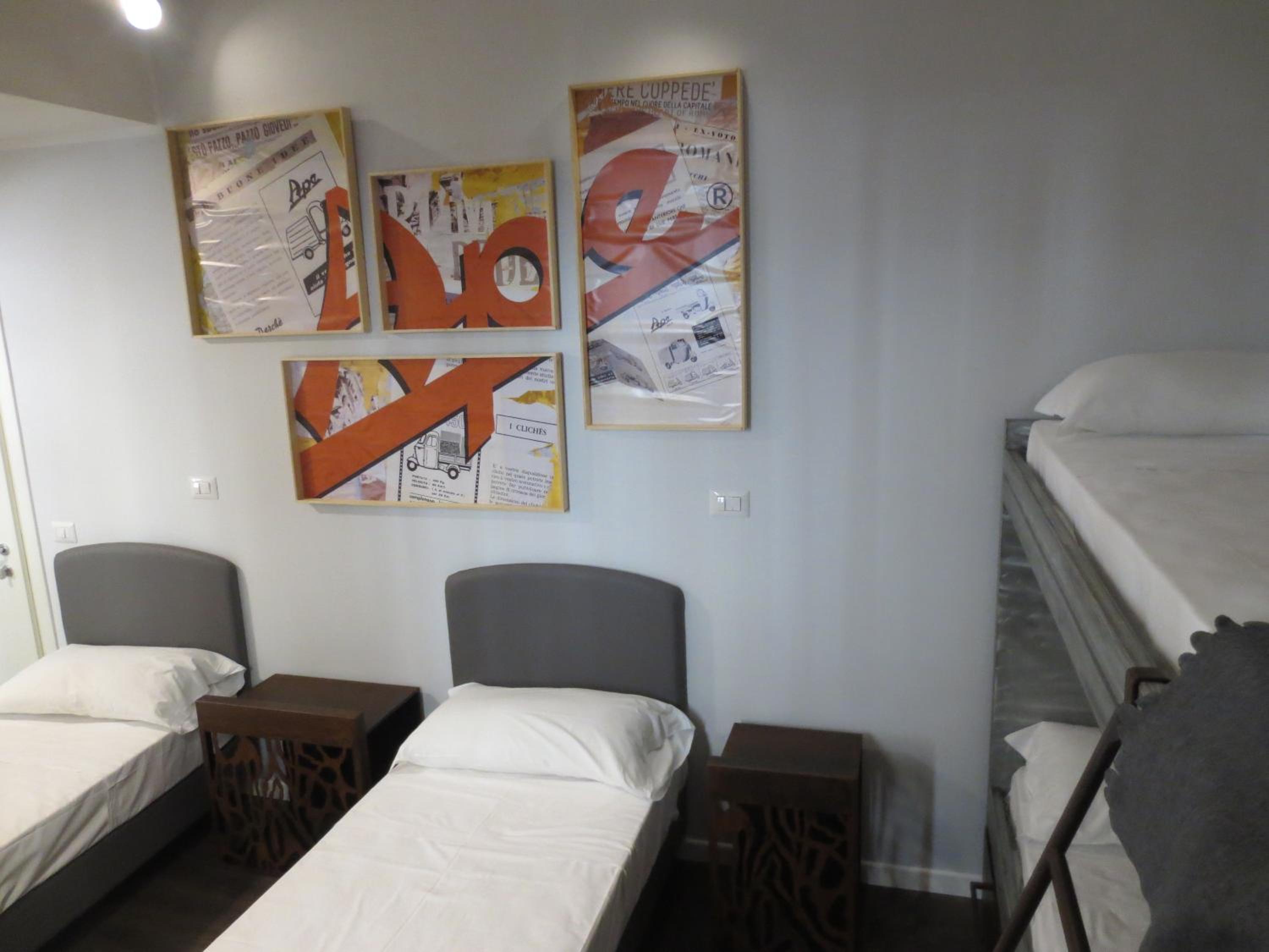 Quadruple Room with Private Bathroom photo 3
