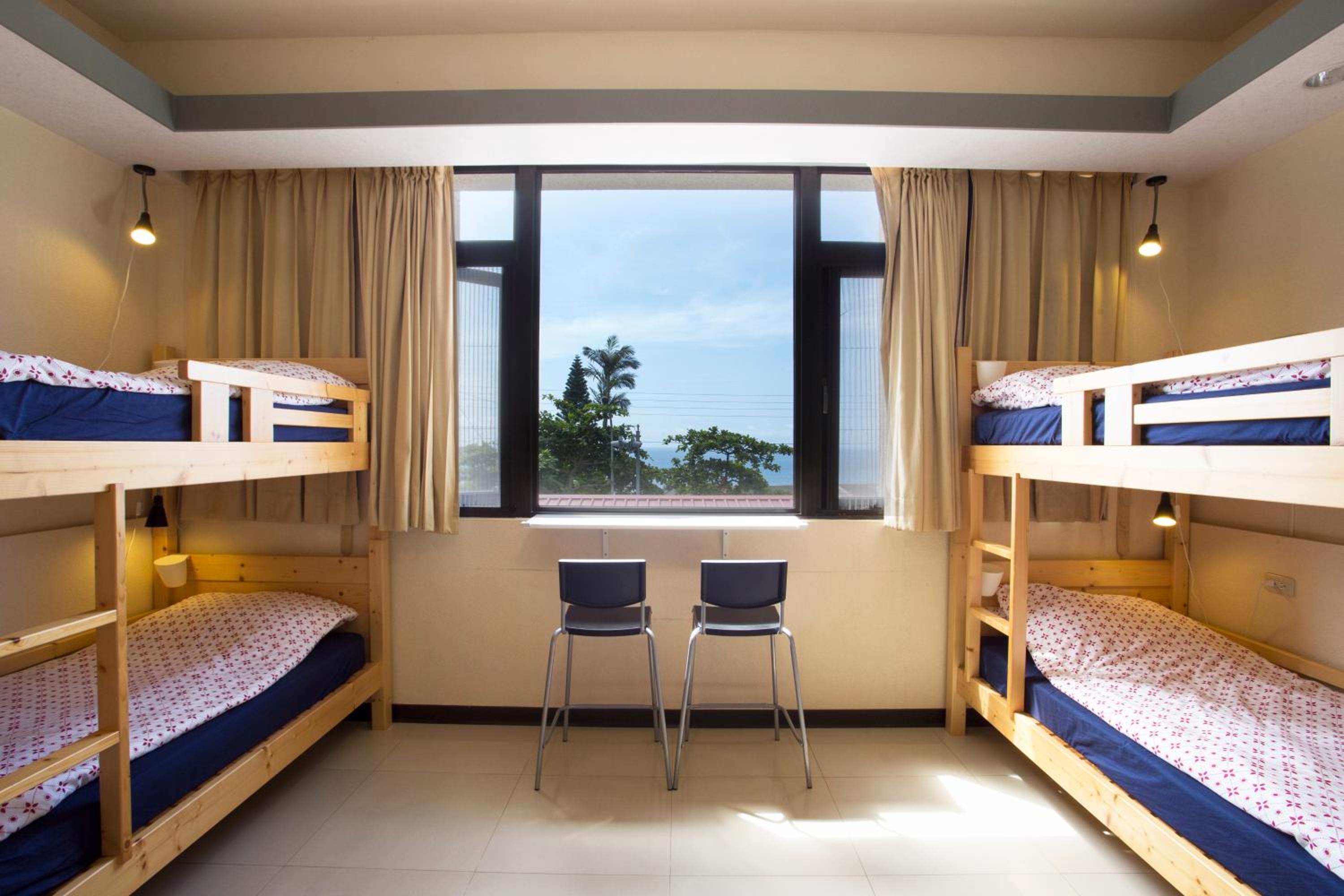 Bed in 6-Bed Mixed Dormitory Room photo 2