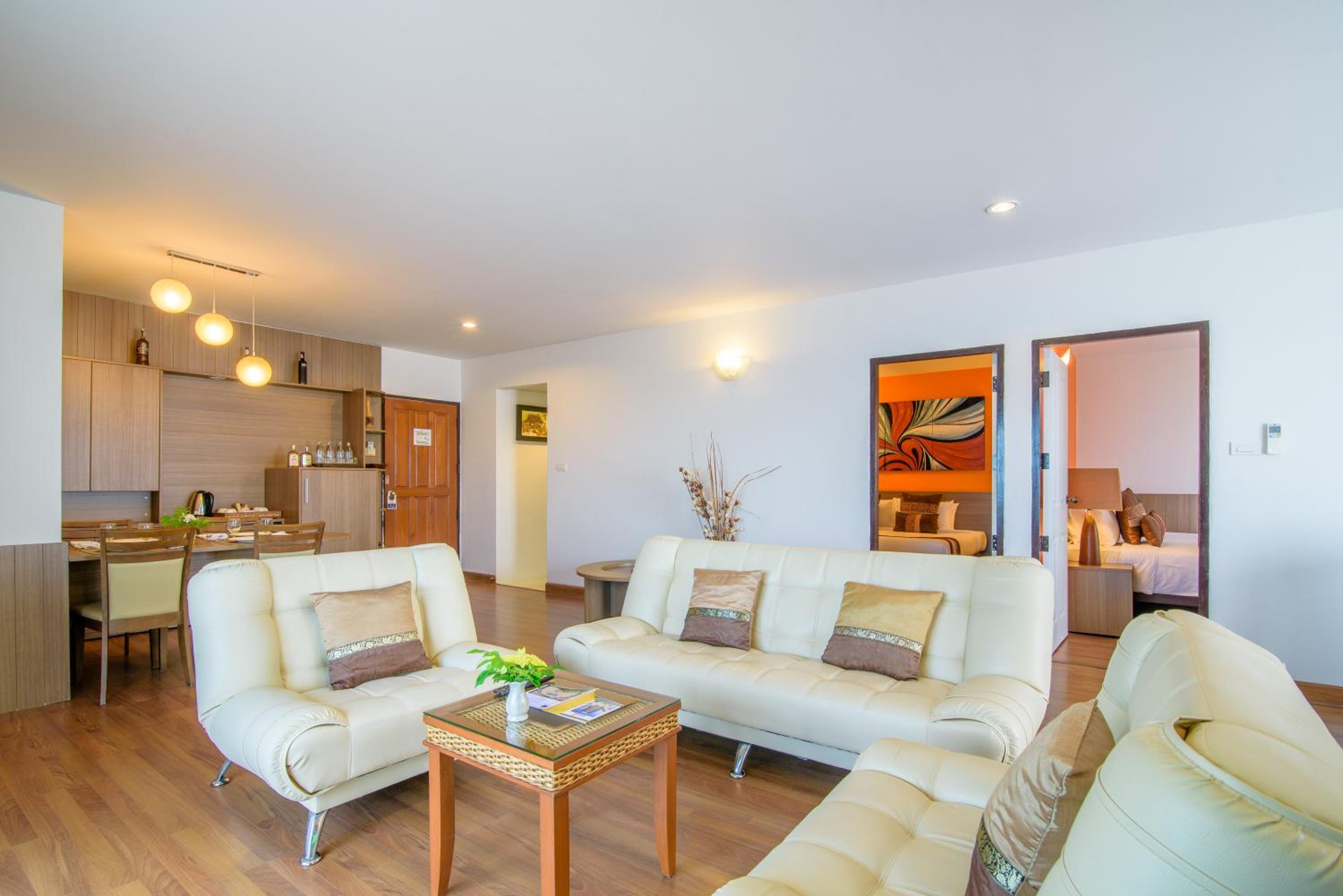 Two Bedroom Suite with Sea View - Photo 4