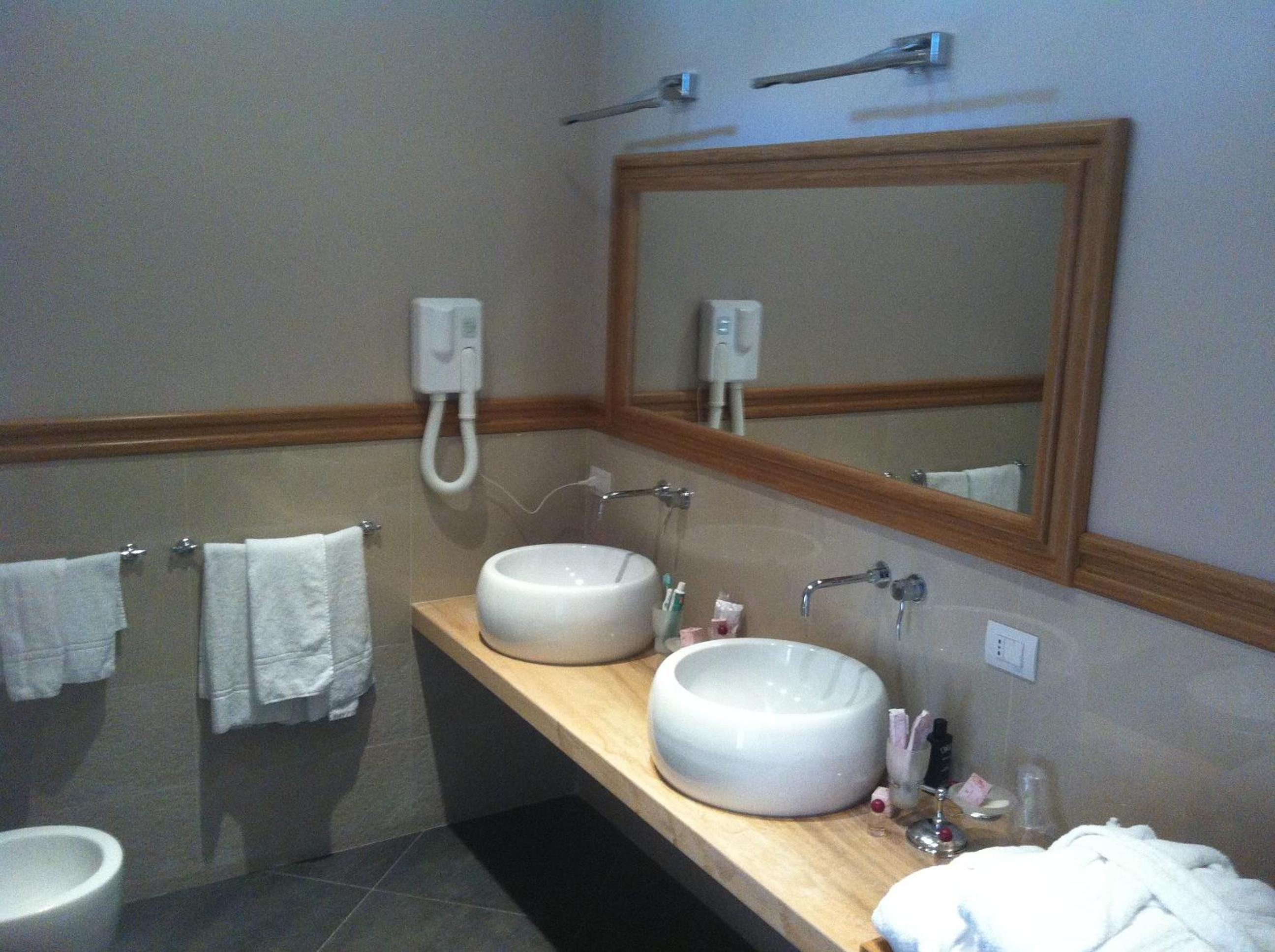 Suite - Photo 14