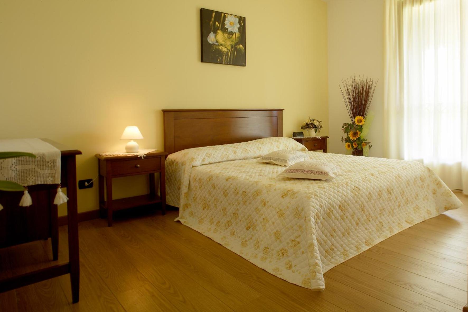 Double Room (1 Adult) - Photo 1