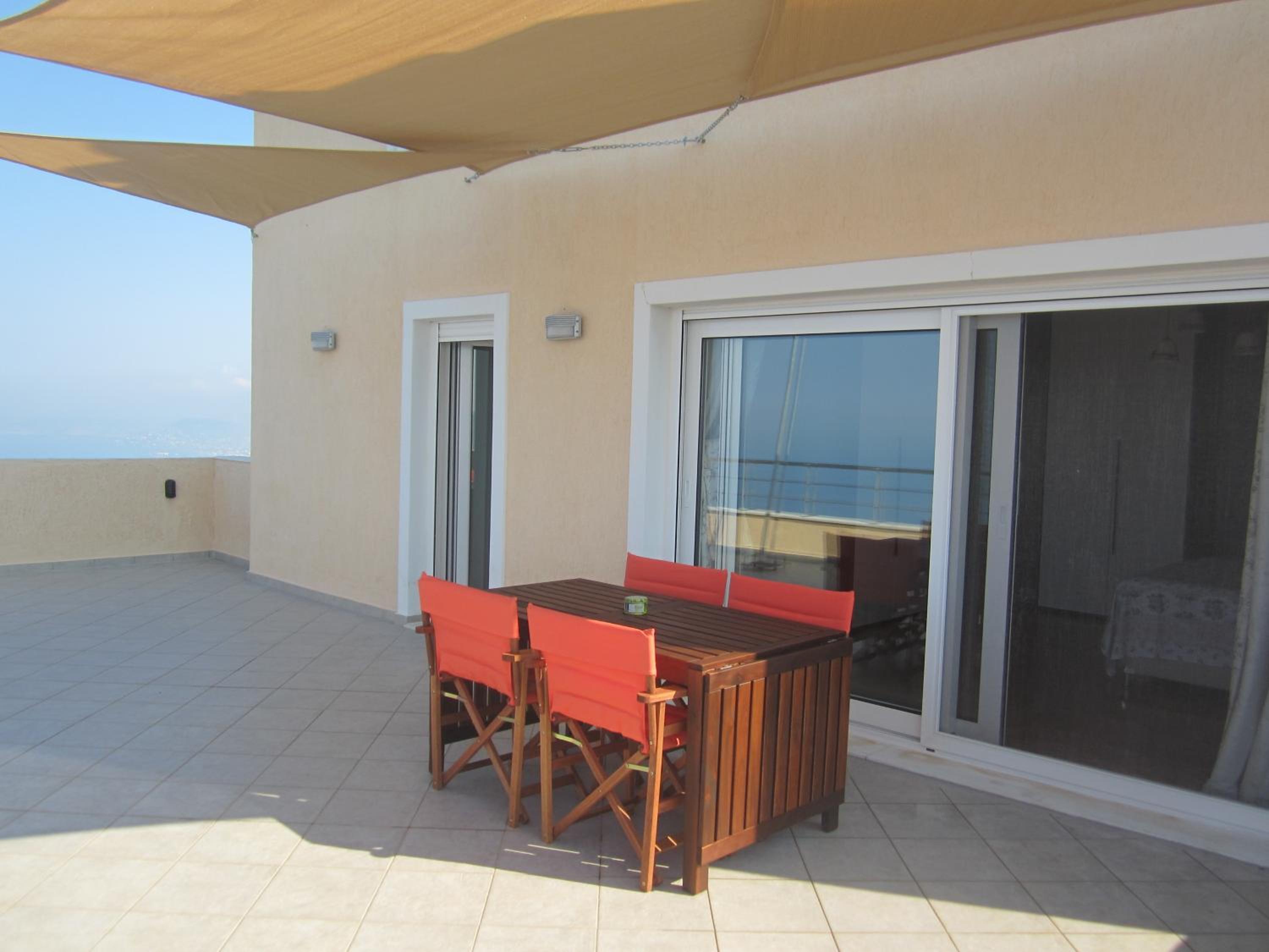 Deluxe Double Room with Balcony and Sea View - Photo 24