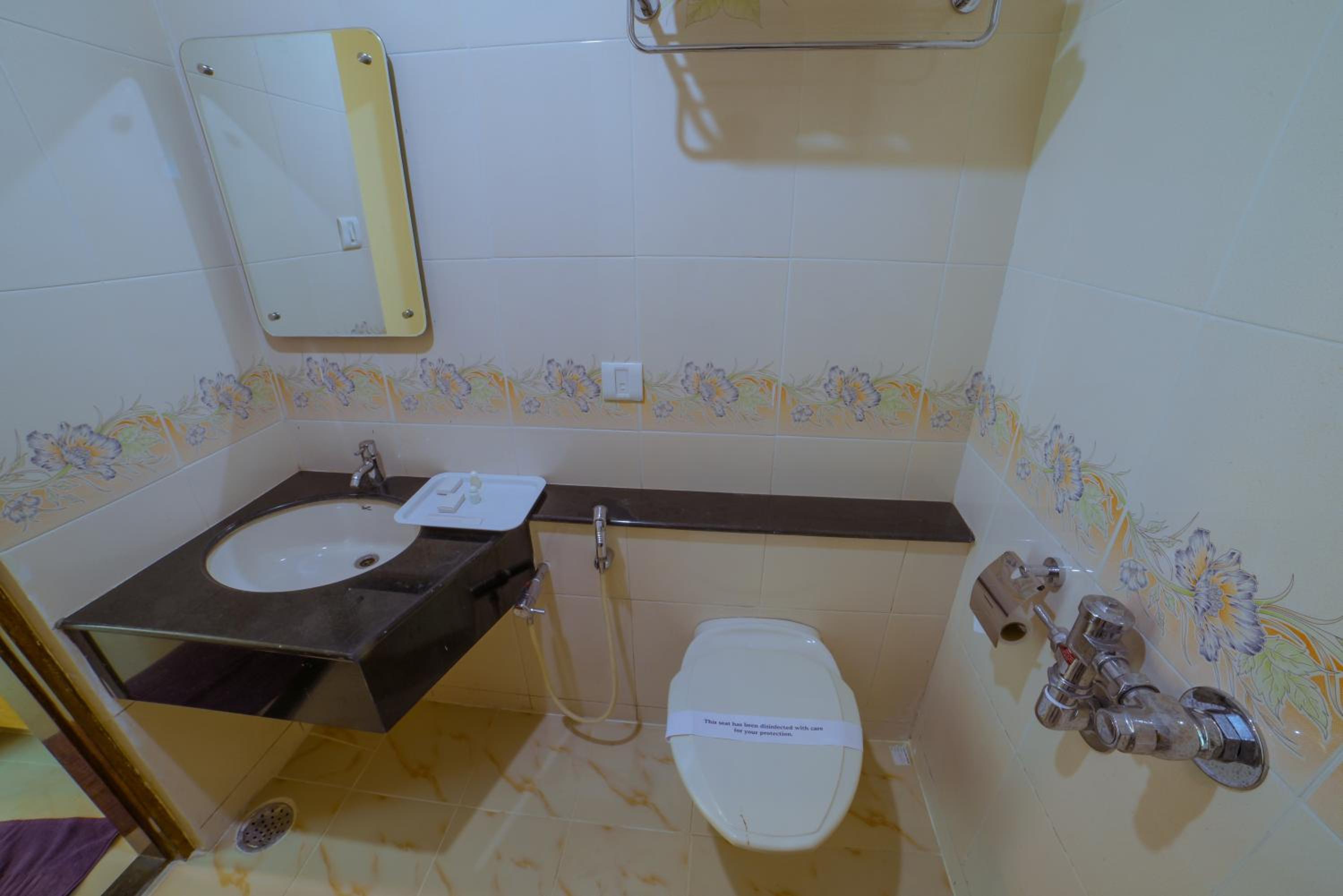 Standard Double or Twin Room photo 3