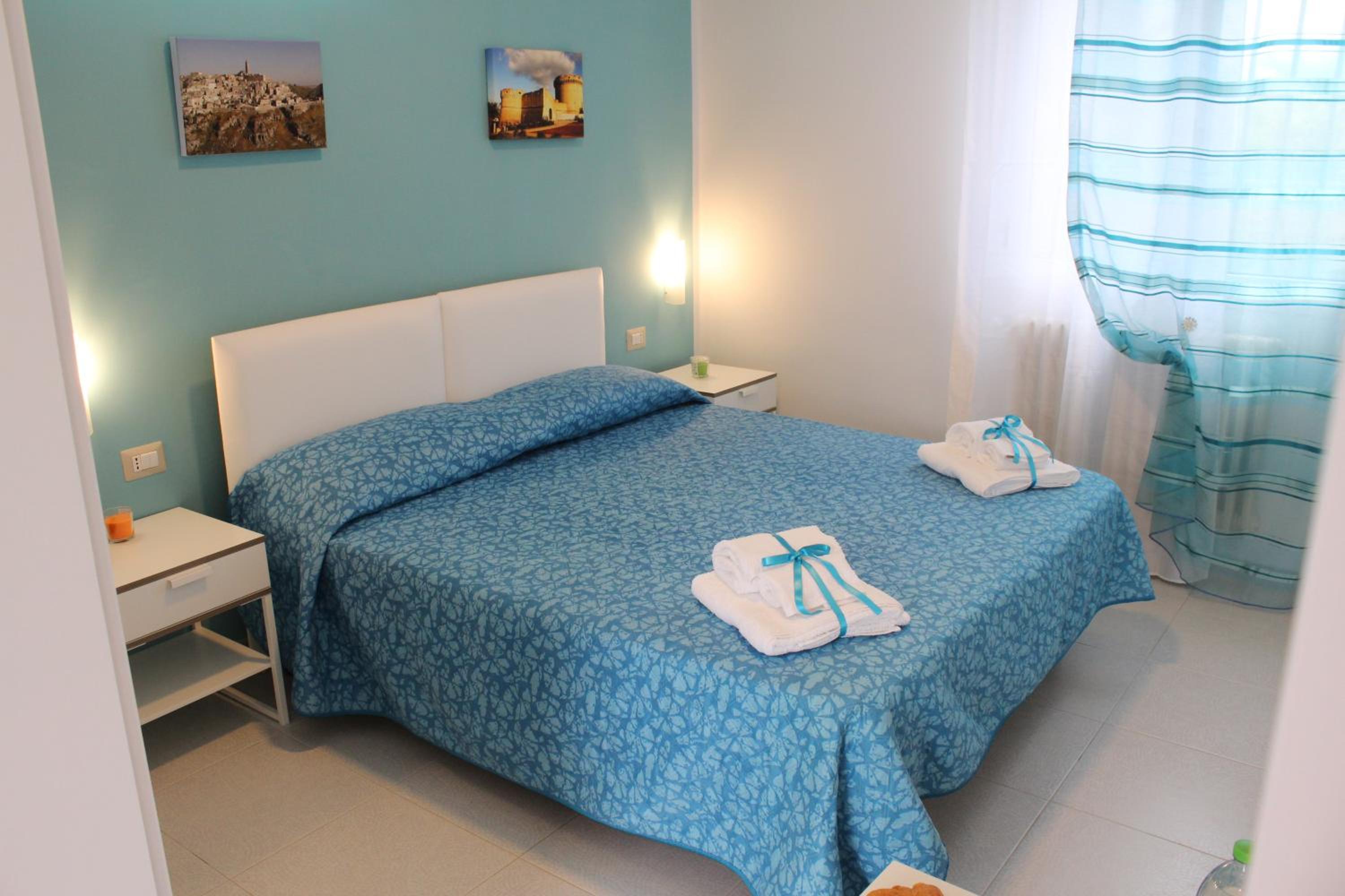 Two-Bedroom House - Photo 29