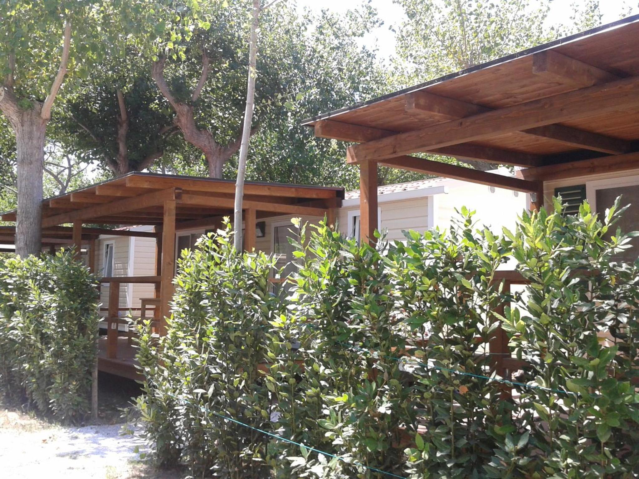 Mobile Home - Photo 10