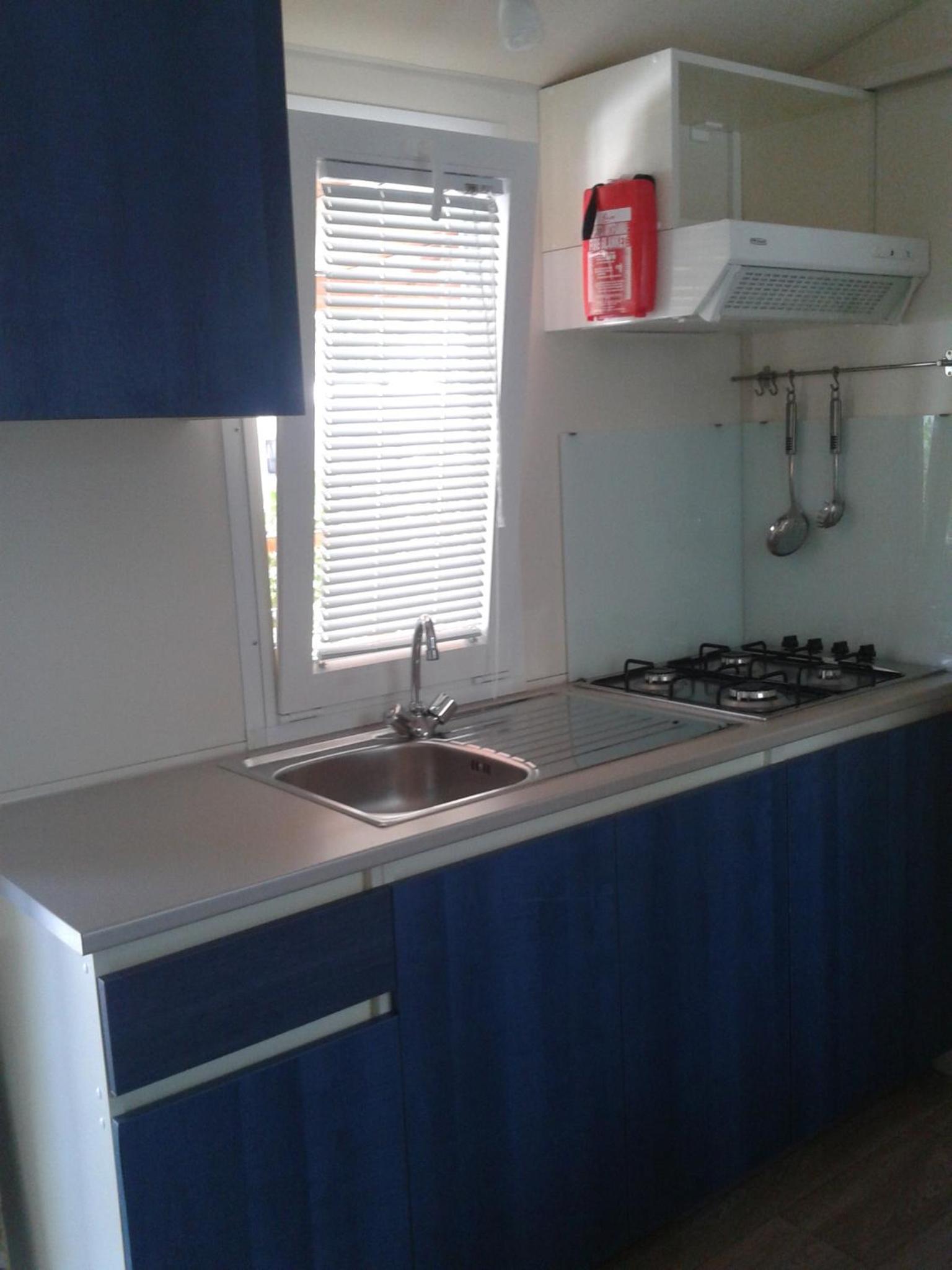 Mobile Home - Photo 18