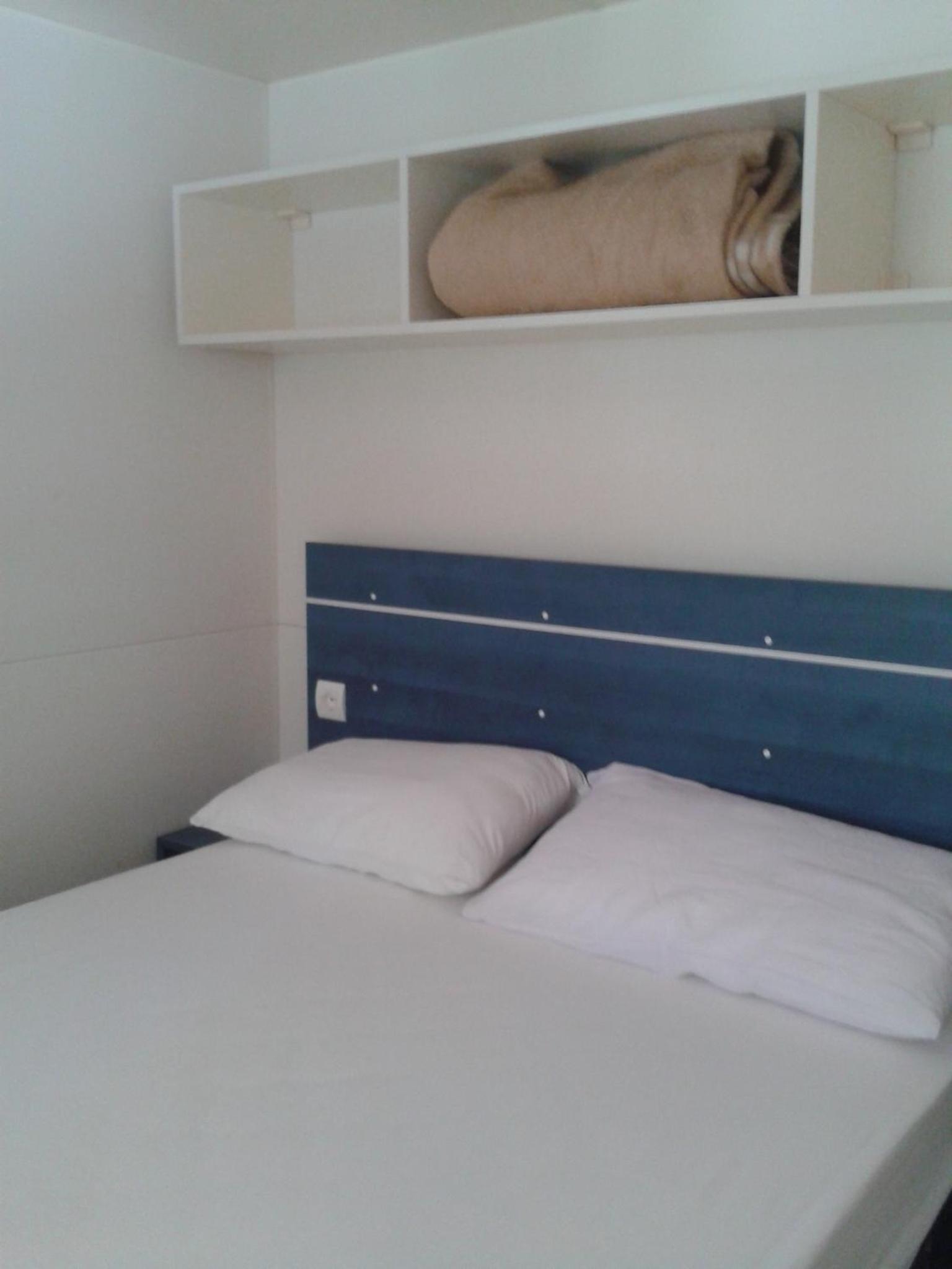Mobile Home - Photo 19