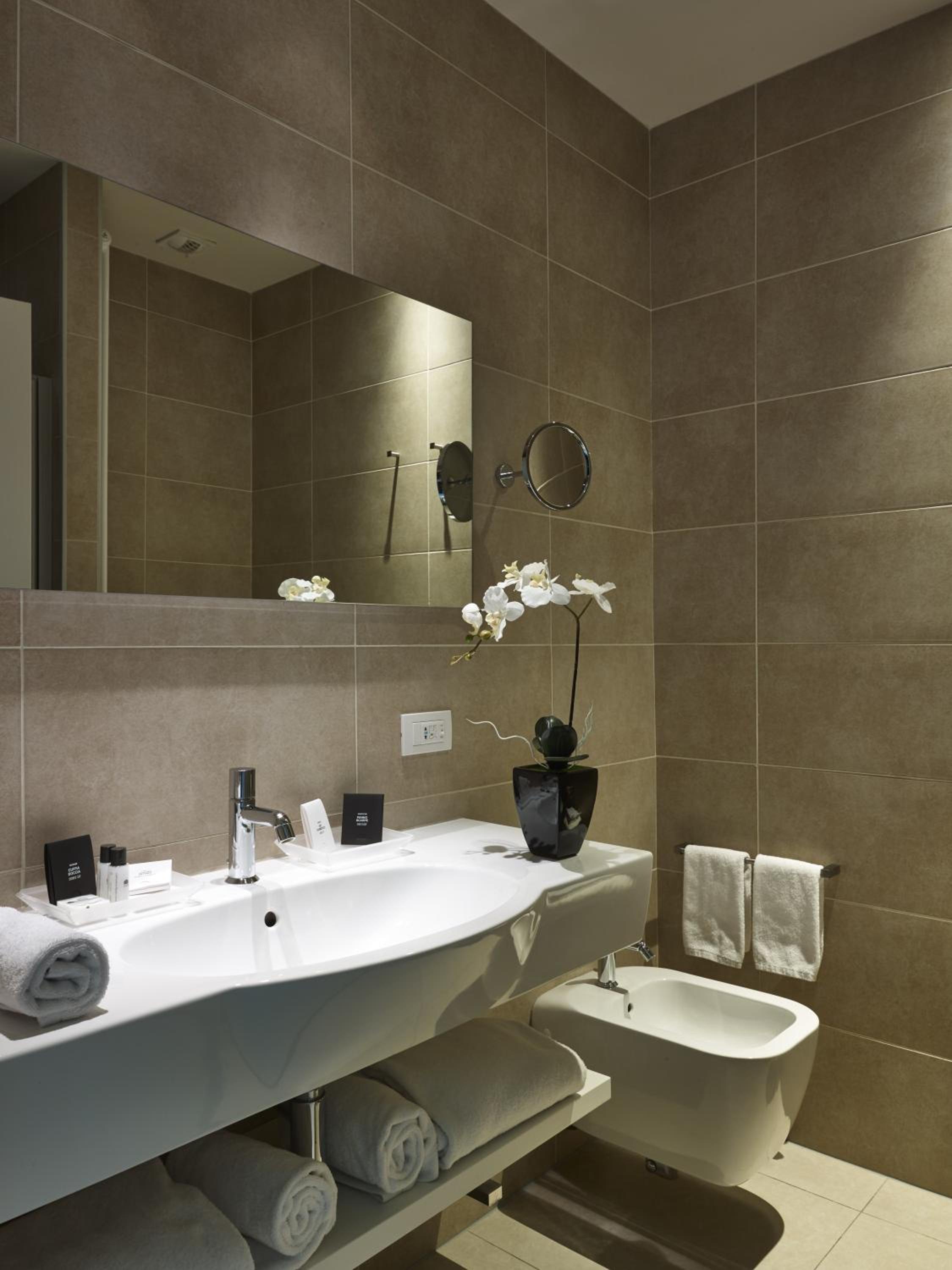 Classic Double Room - Photo 12