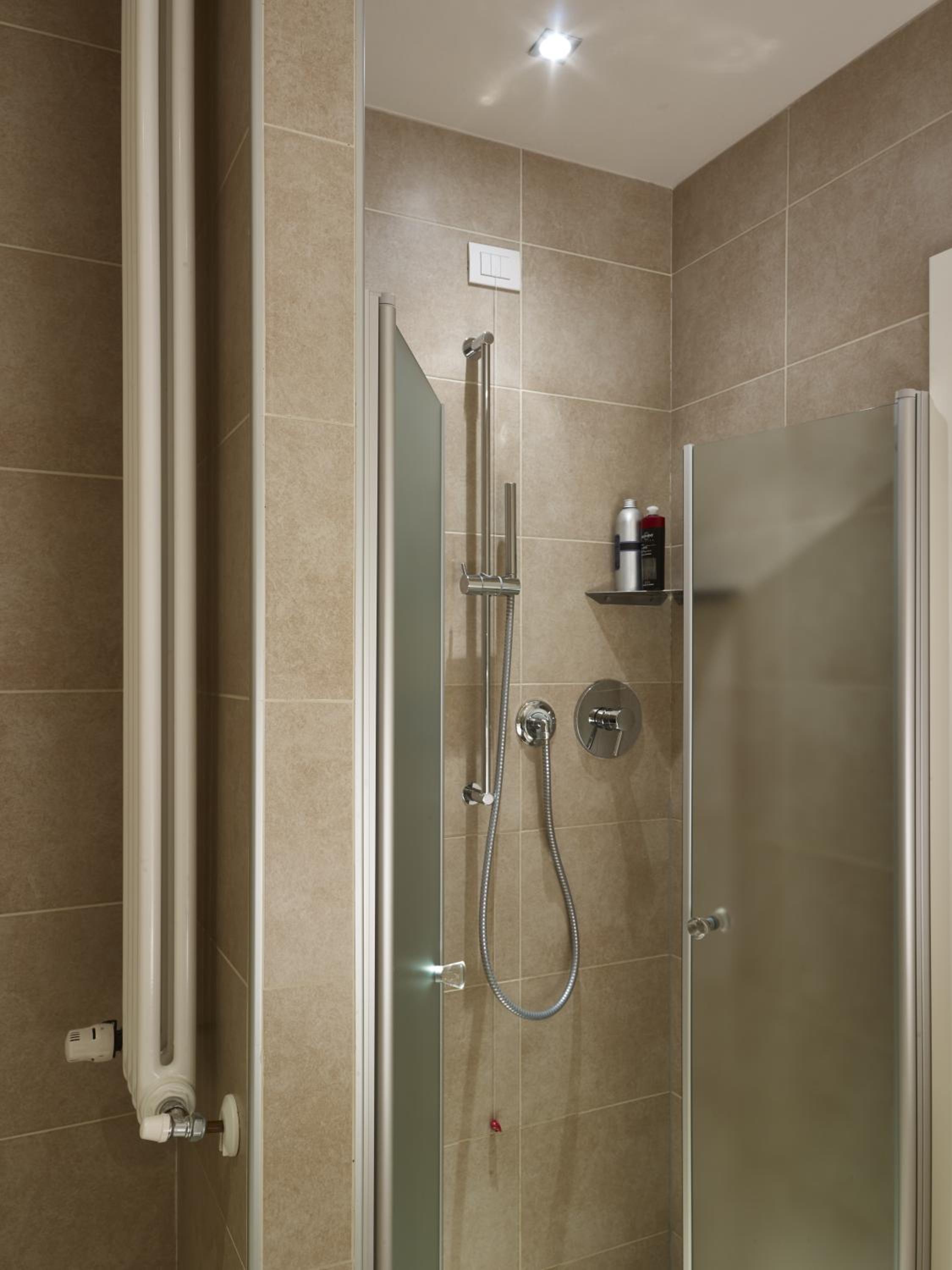 Classic Double Room - Photo 10