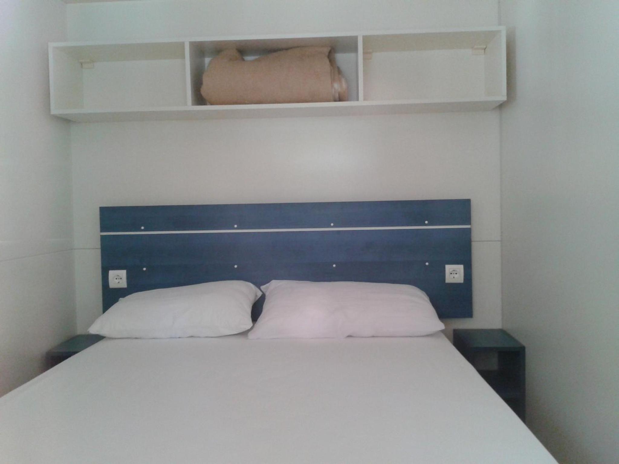 Mobile Home - Photo 12
