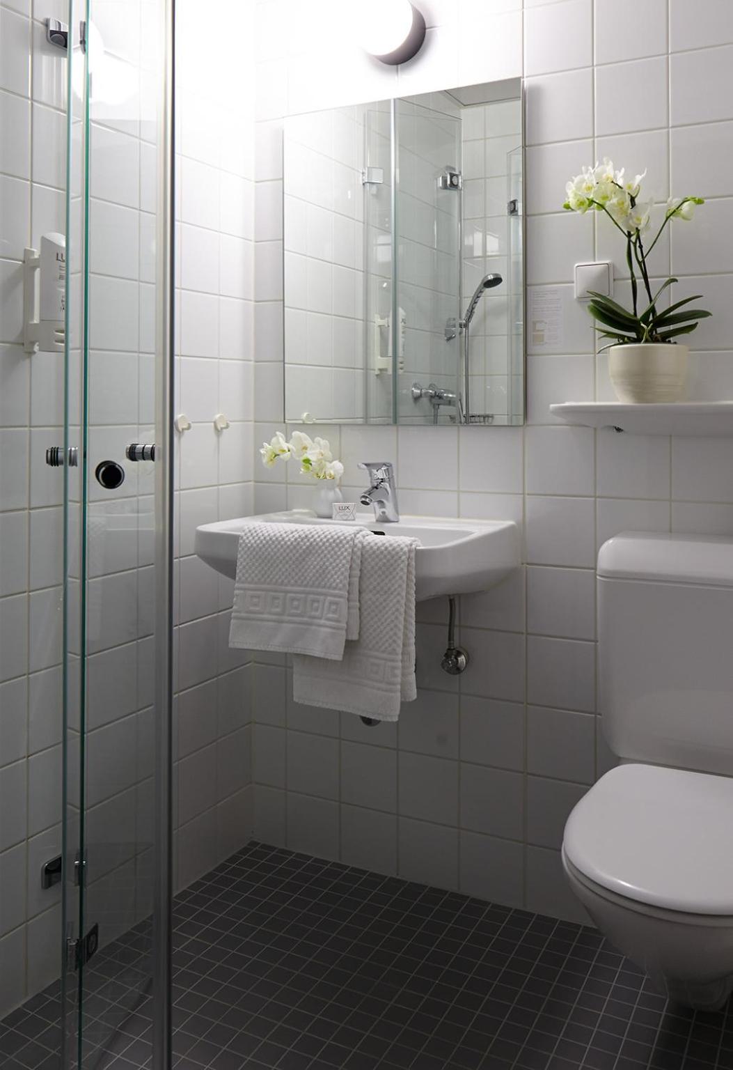 Double or Twin Room with Terrace - Photo 8