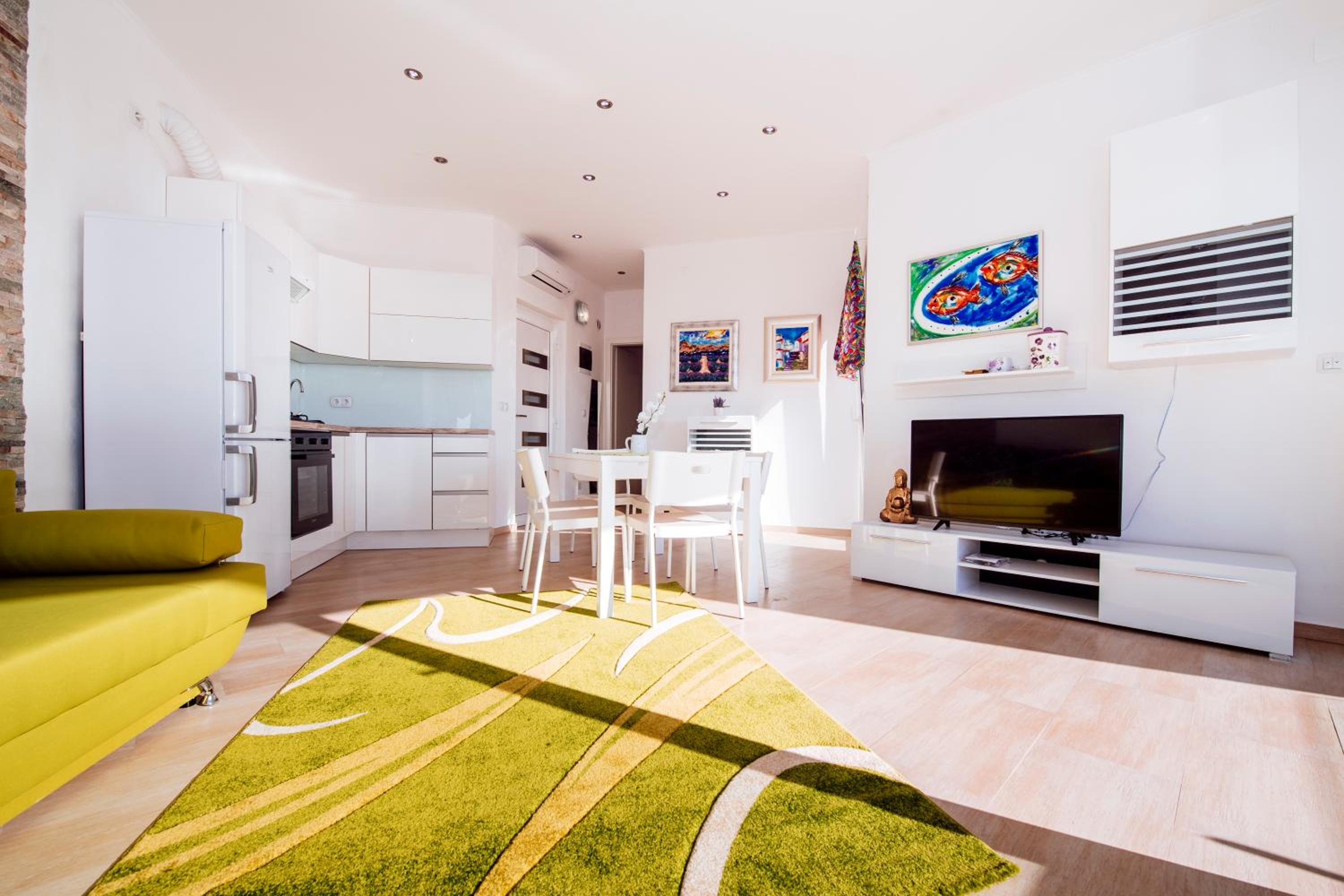 One-Bedroom Apartment with Balcony