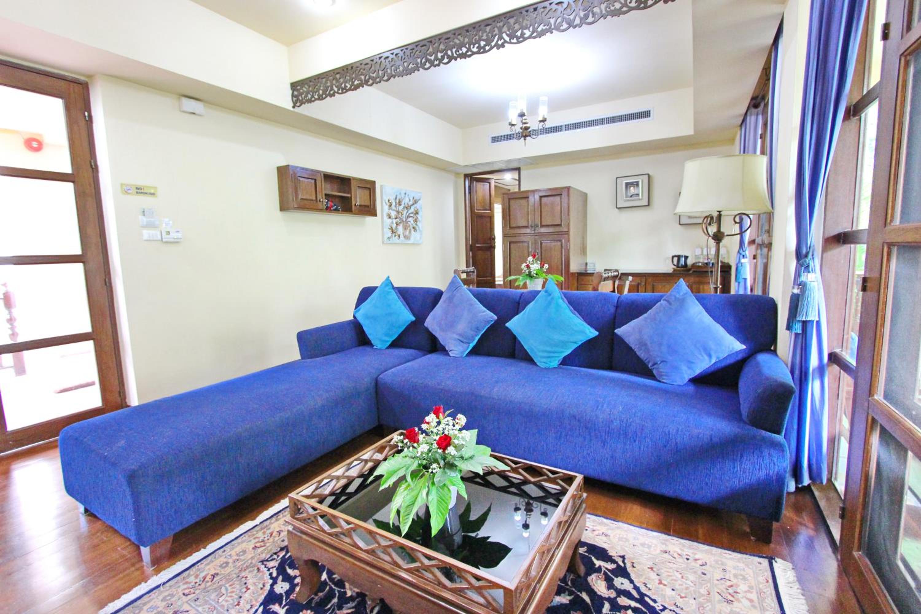 Deluxe Family Suite - Photo 7