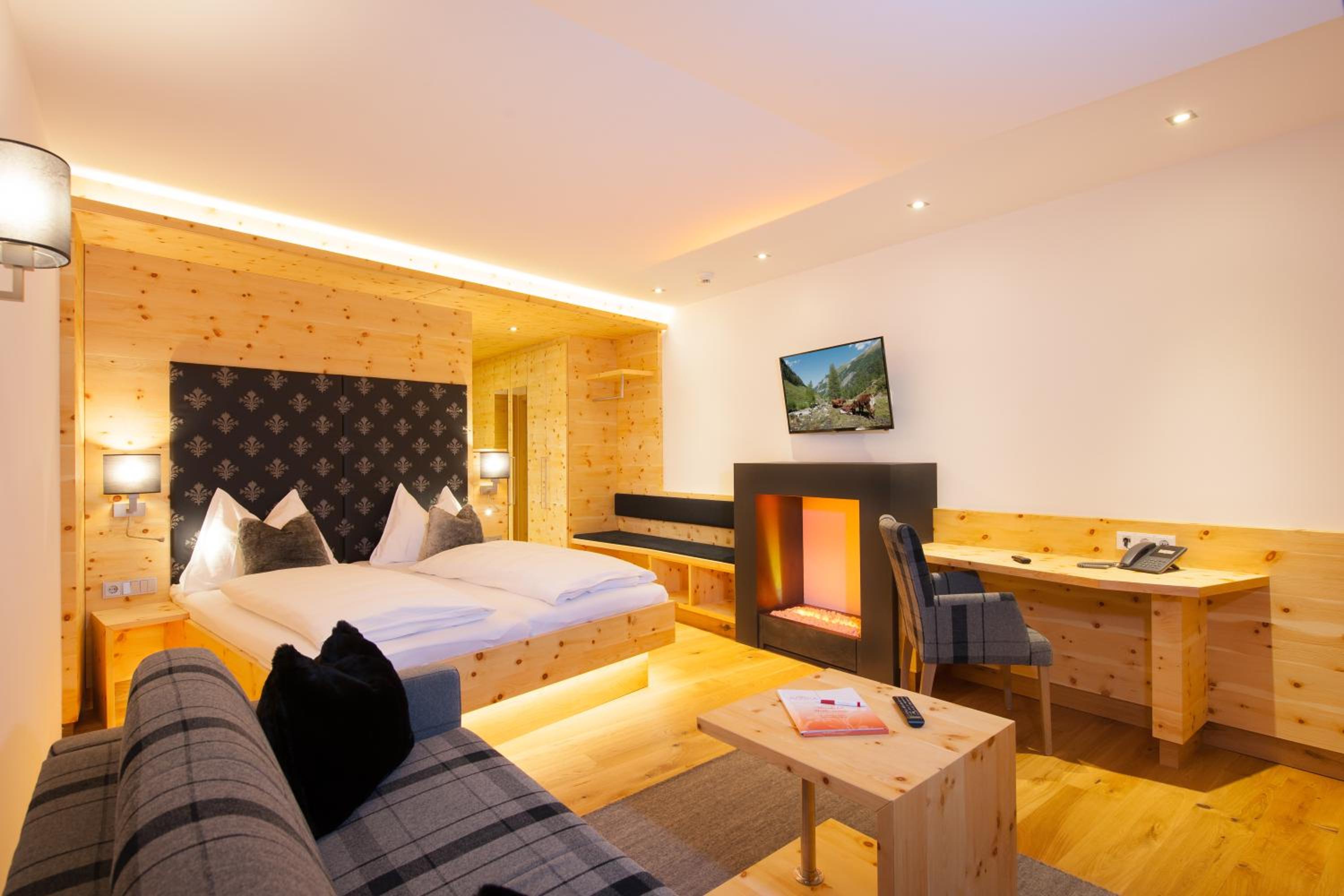 Deluxe Double Room photo 2