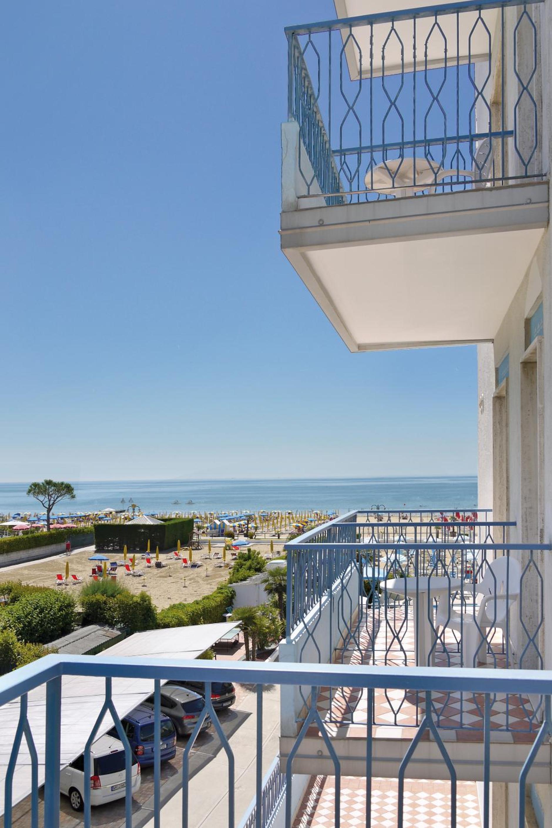 Double Room with Balcony and Partial Sea View - Photo 5