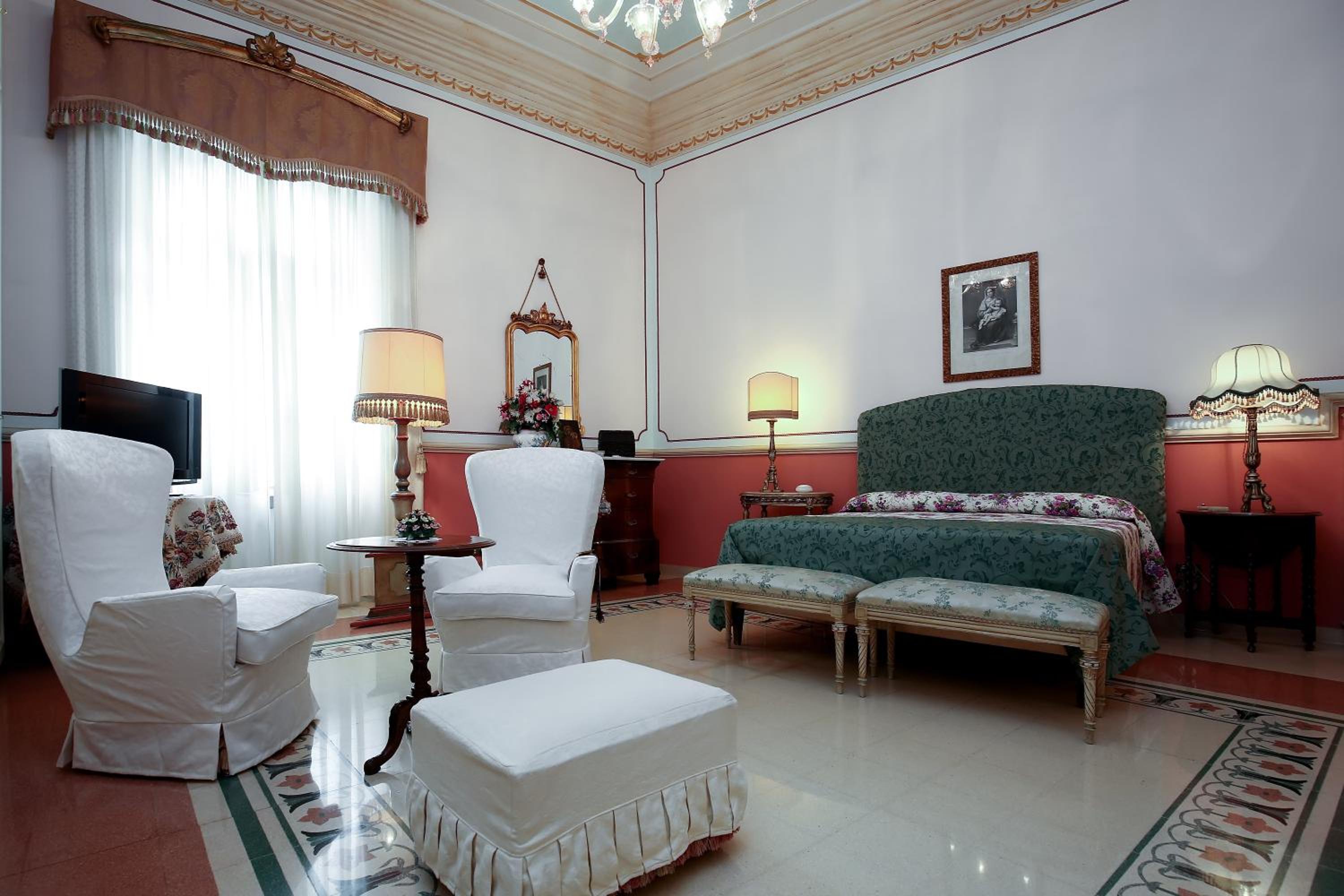 Deluxe Triple Room - Photo 4