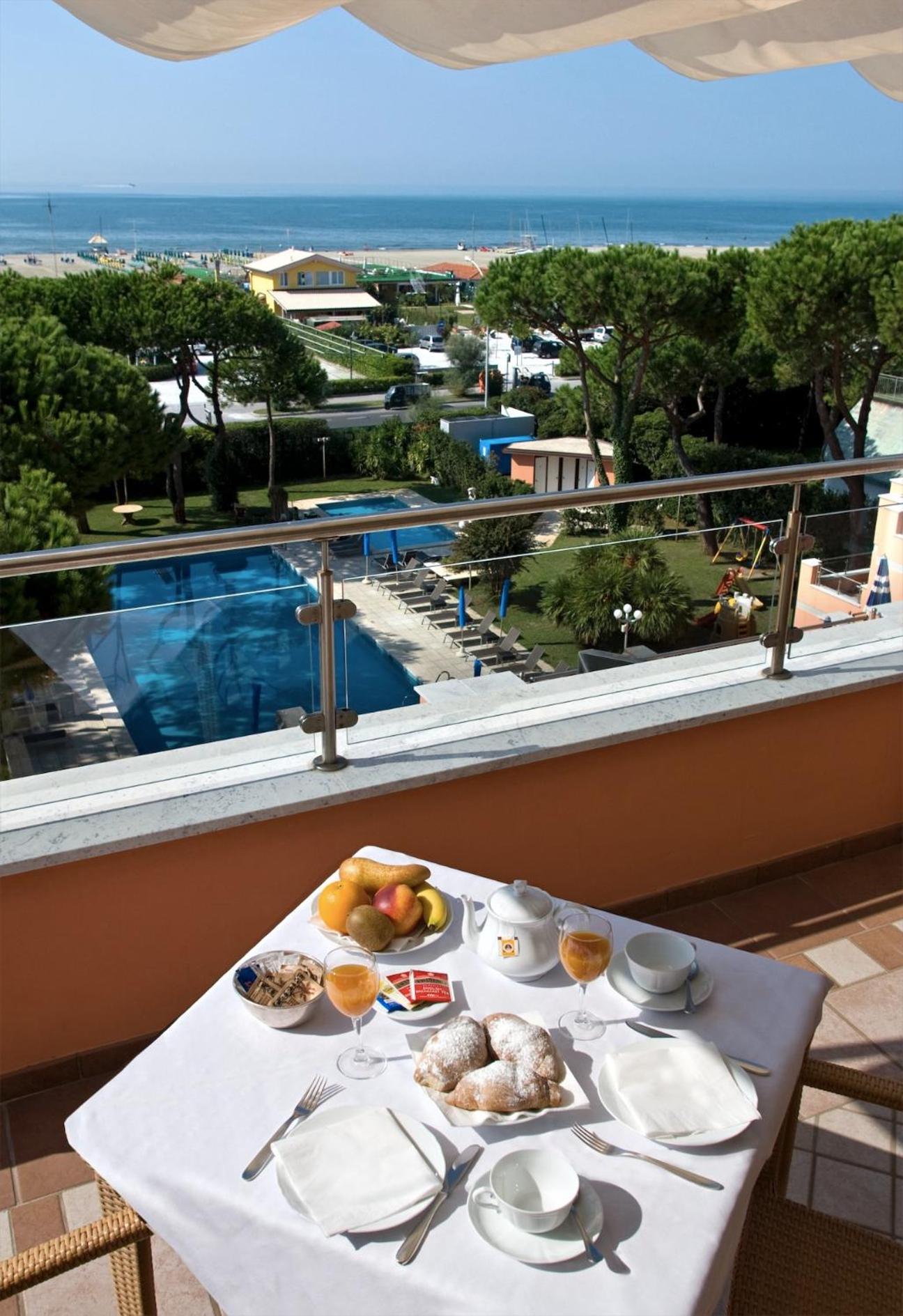 Deluxe Double Room with Terrace and Sea View - Photo 5