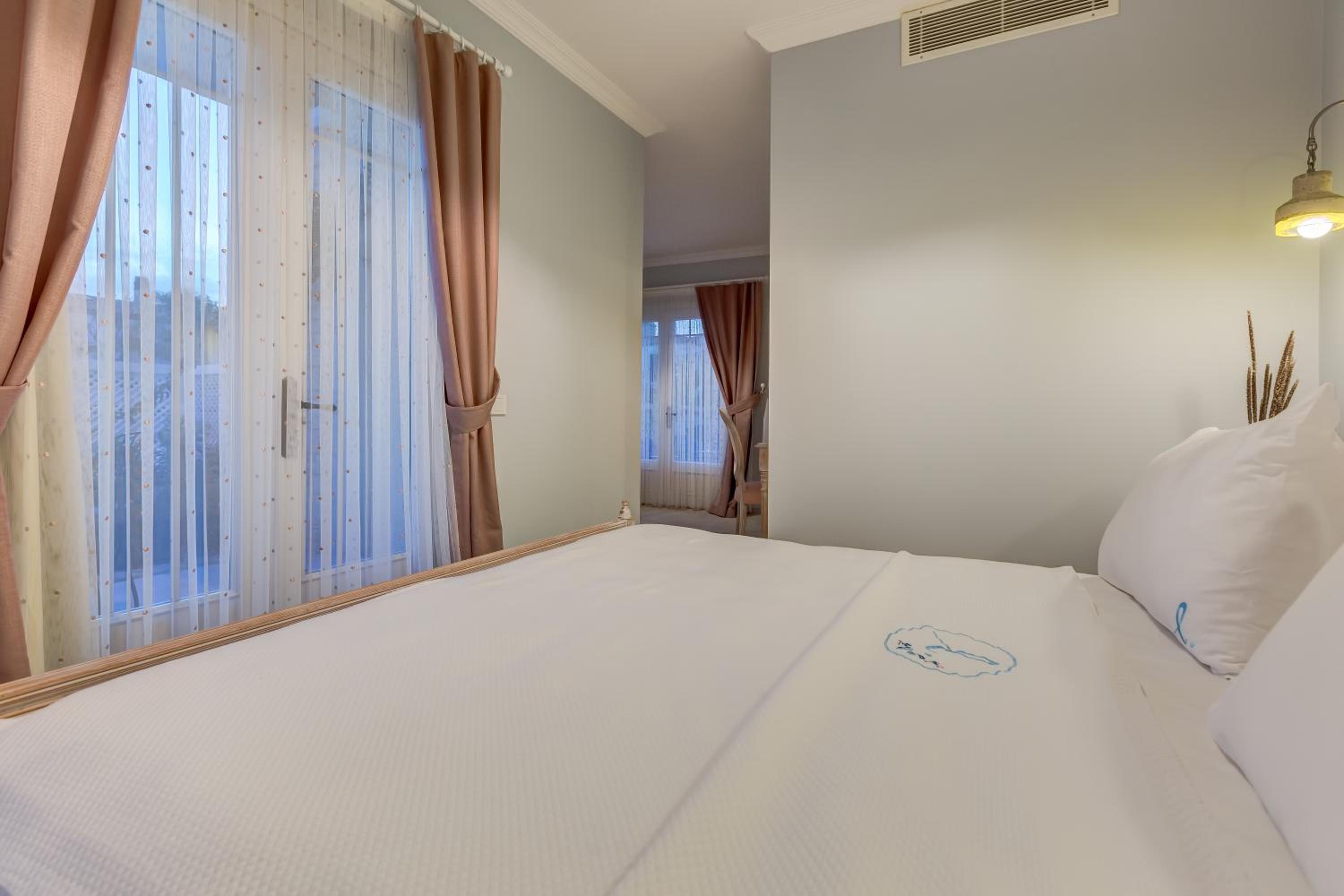 King Room with Garden View photo 2