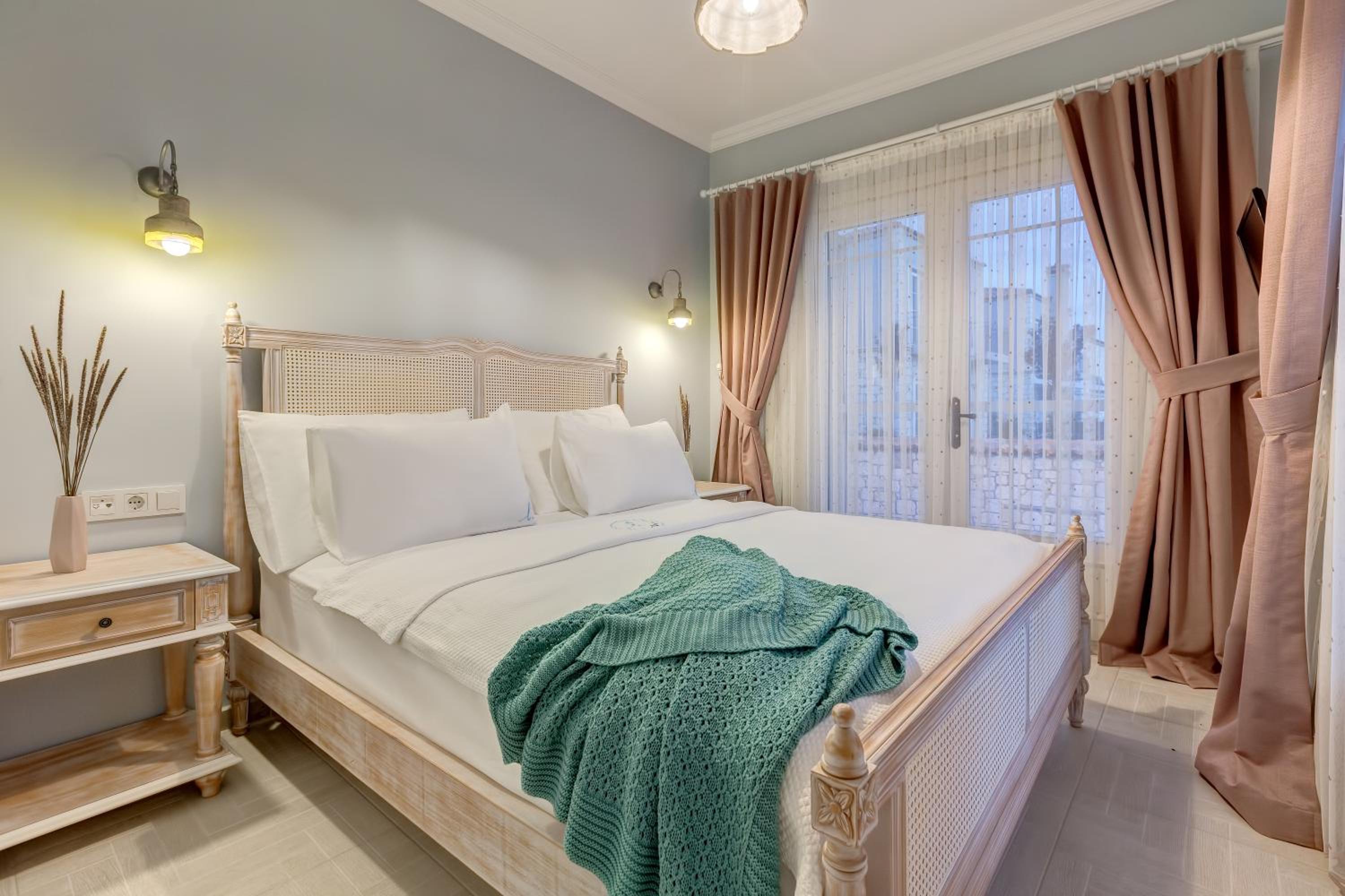 King Room with Garden View