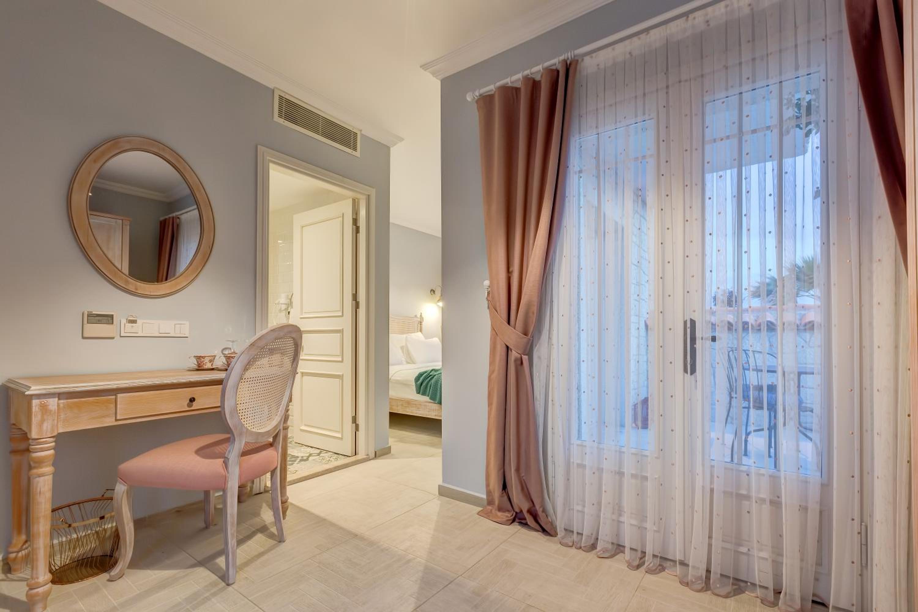 King Room with Garden View photo 3