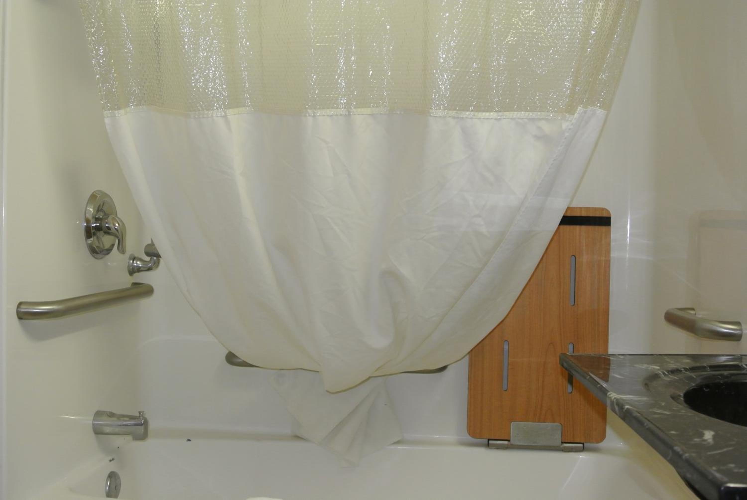 King Room - Disability Access/Non-Smoking - Photo 5