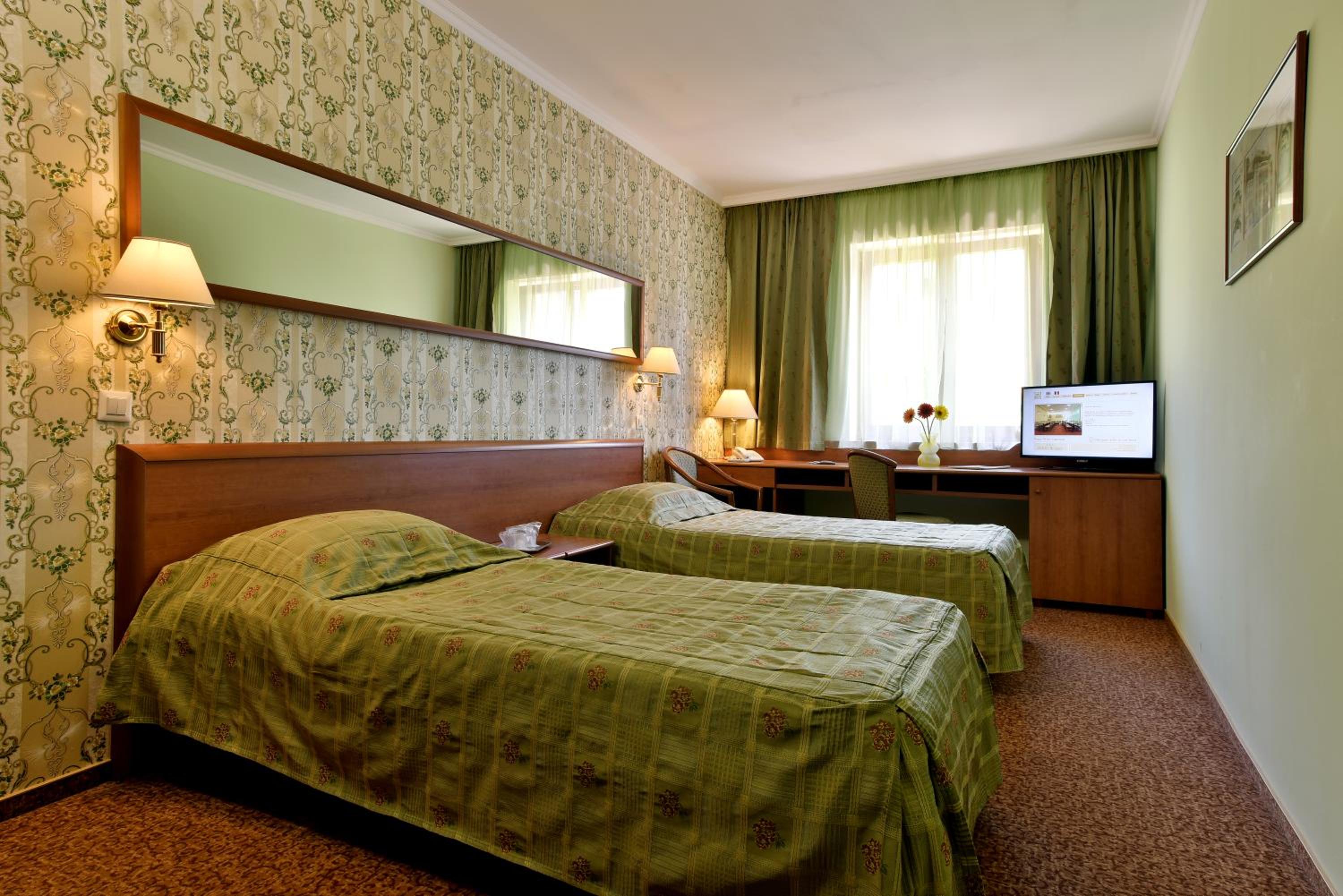 Twin Room - Photo 11