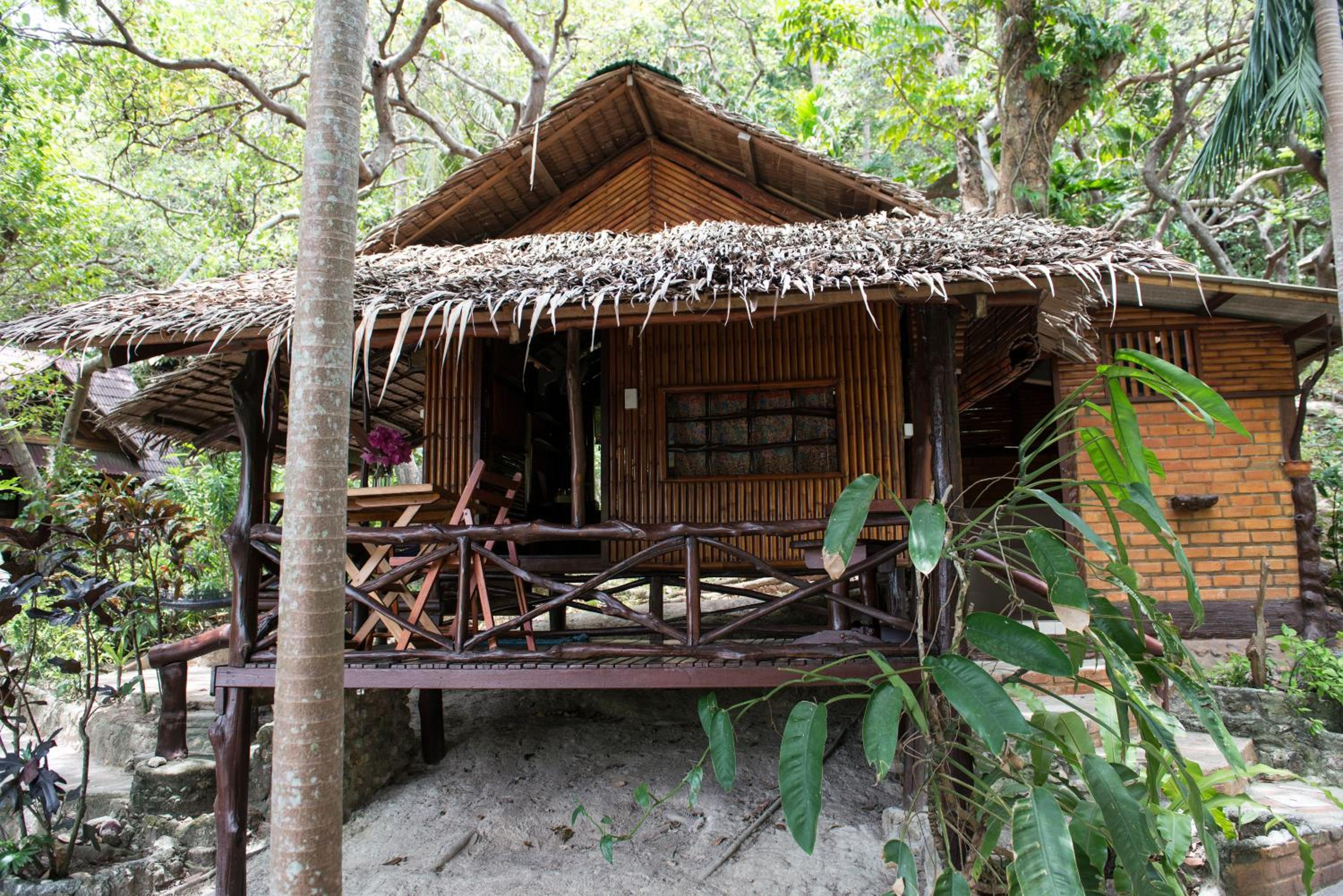 Bungalow with Garden View - Fan Room photo 2