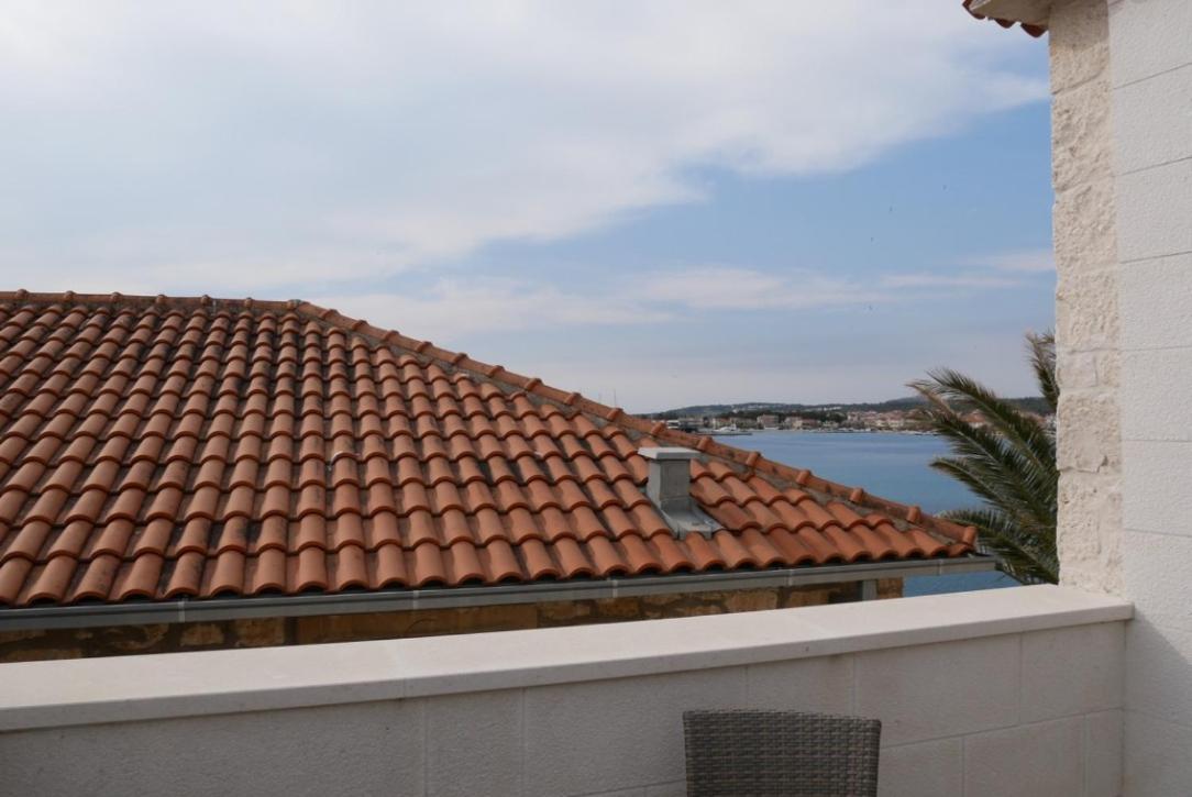 Apartment with Terrace - Photo 5