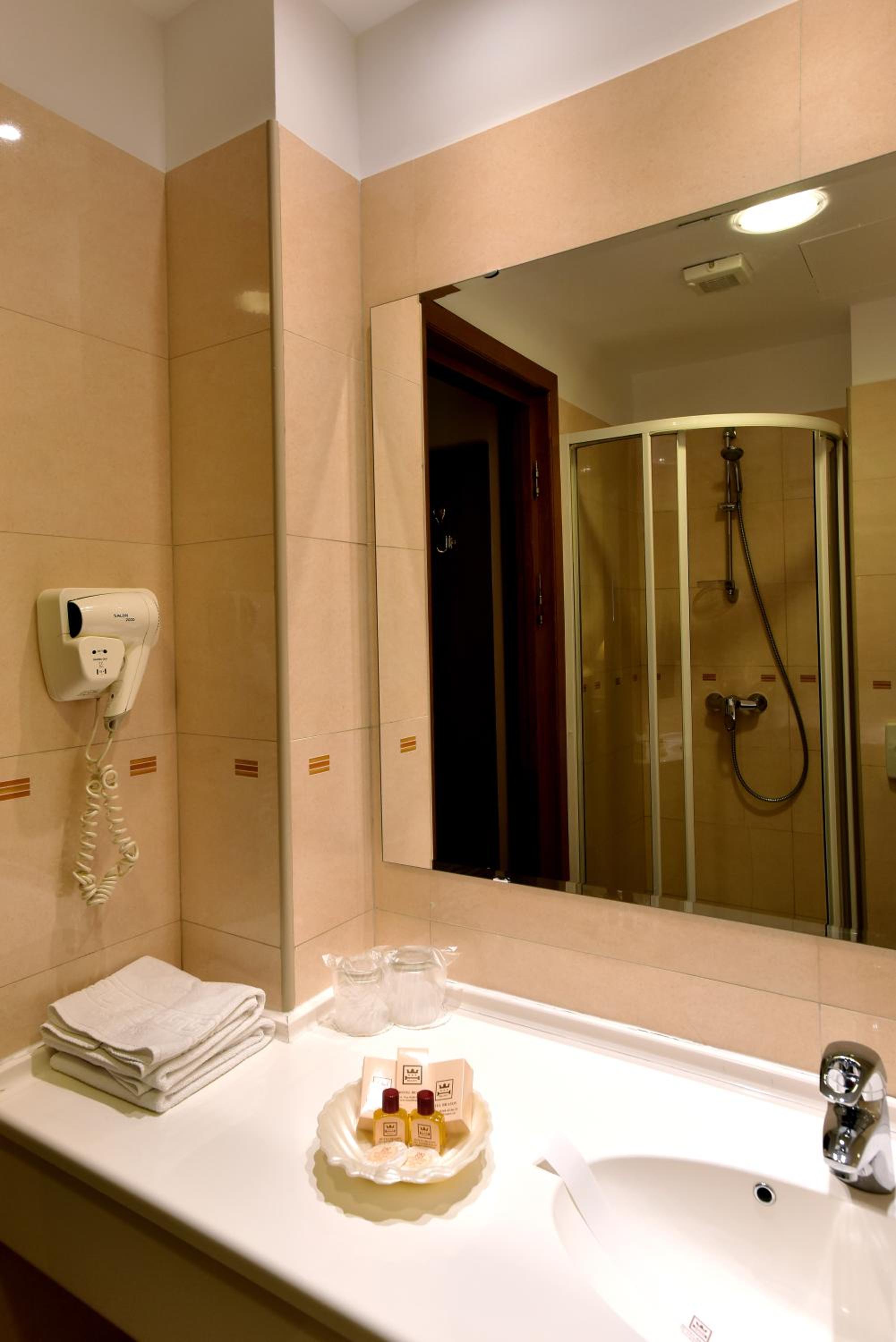 Double Room - Photo 3