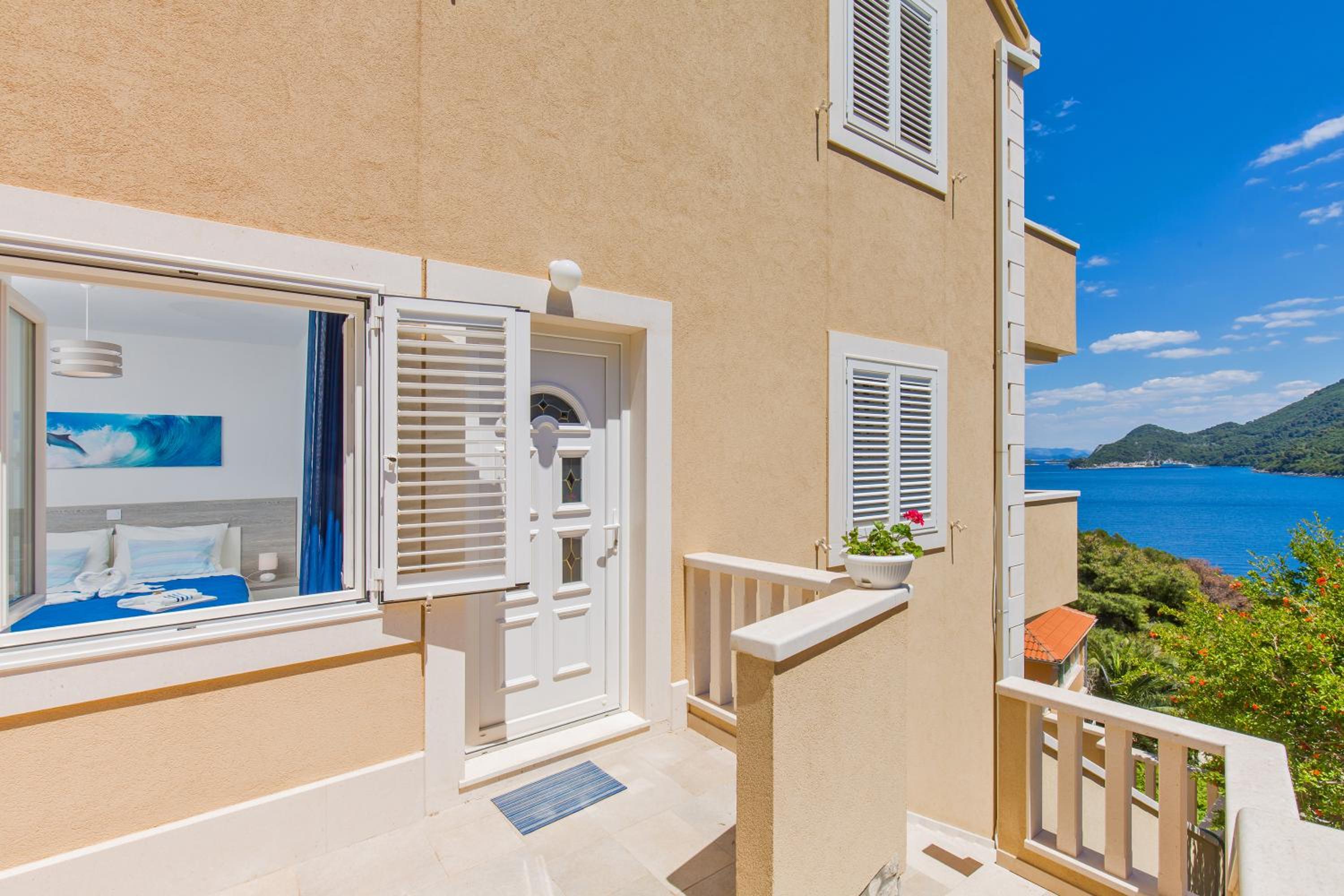 Superior Apartment with Balcony and Sea View - Photo 8