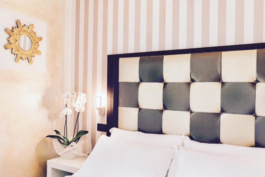 Classic Double or Twin Room - Photo 8