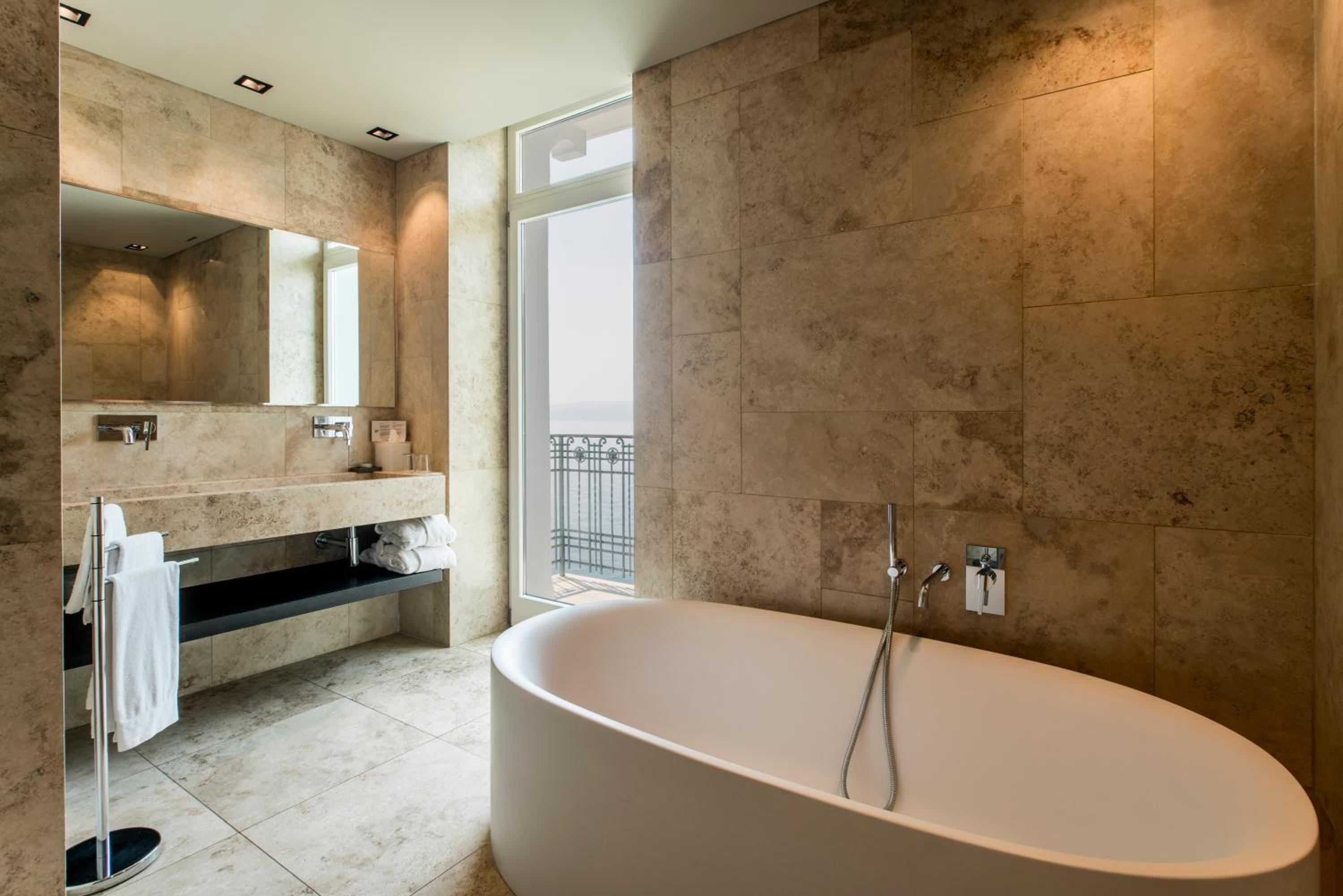 Junior Suite with Terrace - Photo 8