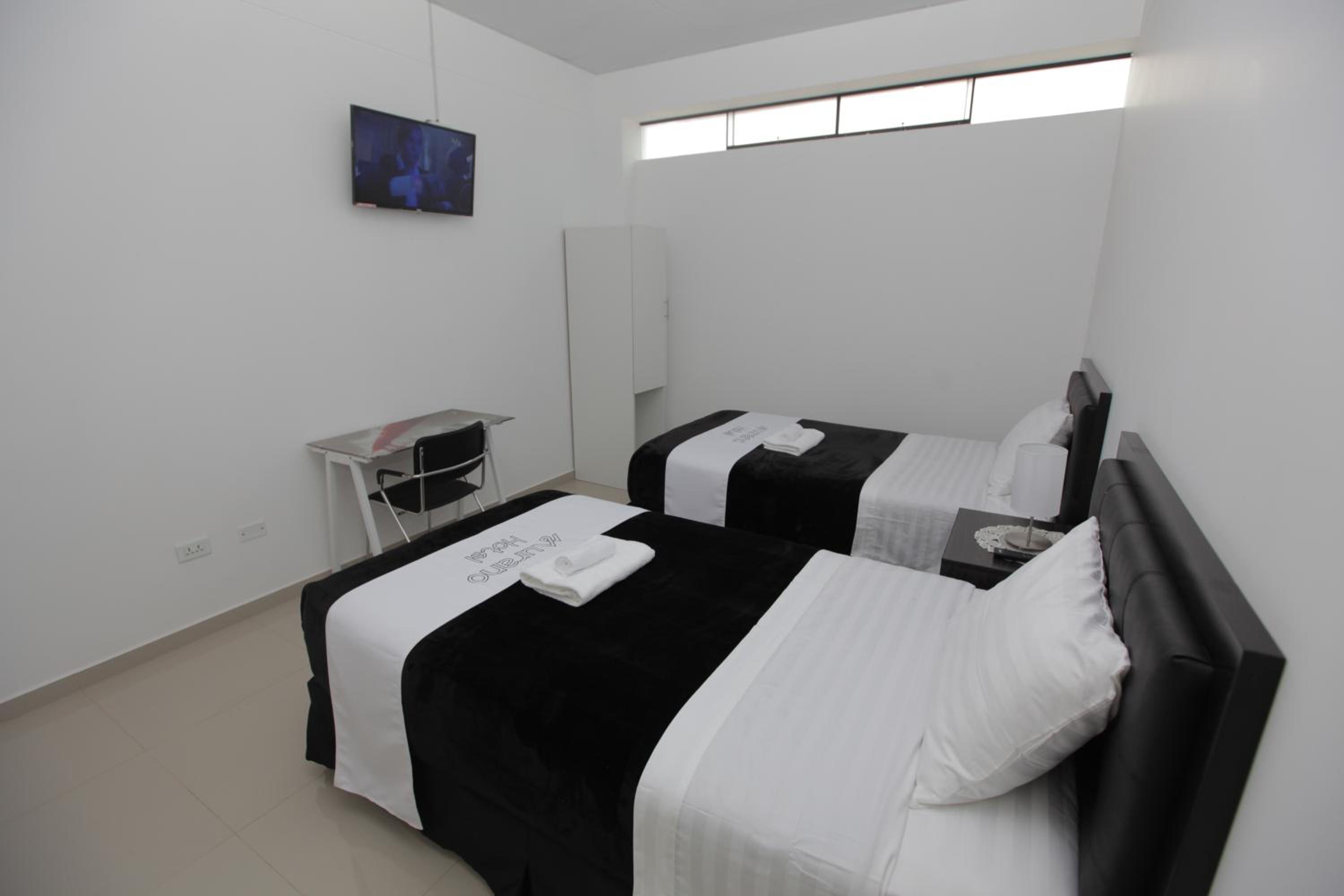 Twin Room with Private Bathroom photo 1