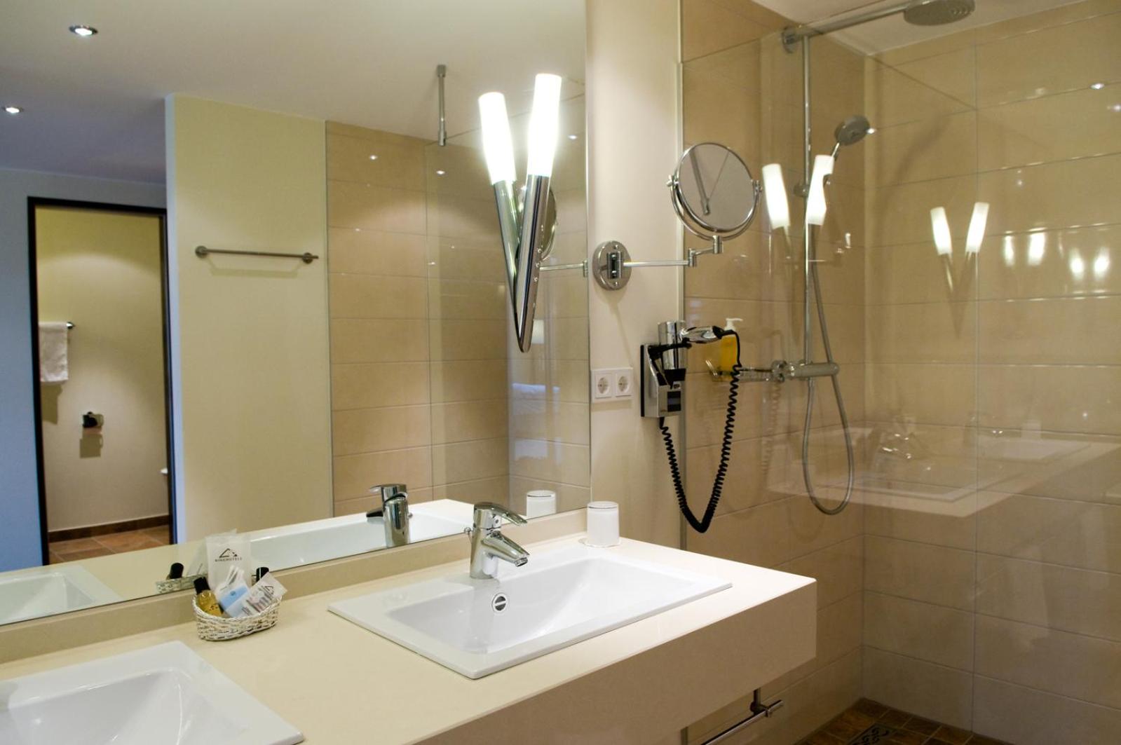 Superior Double Room - Photo 4
