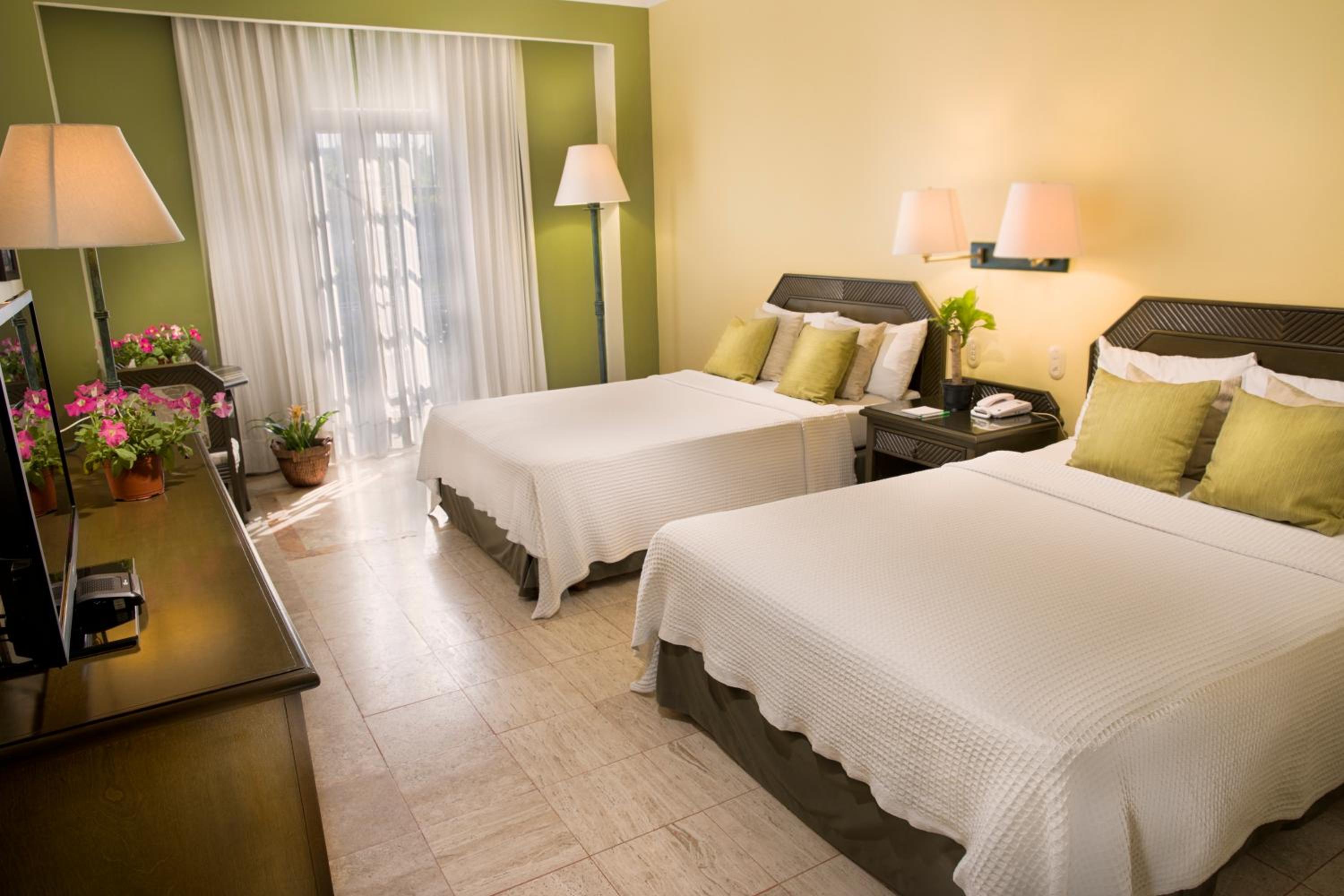 Double Room with Two Double Beds - Photo 1